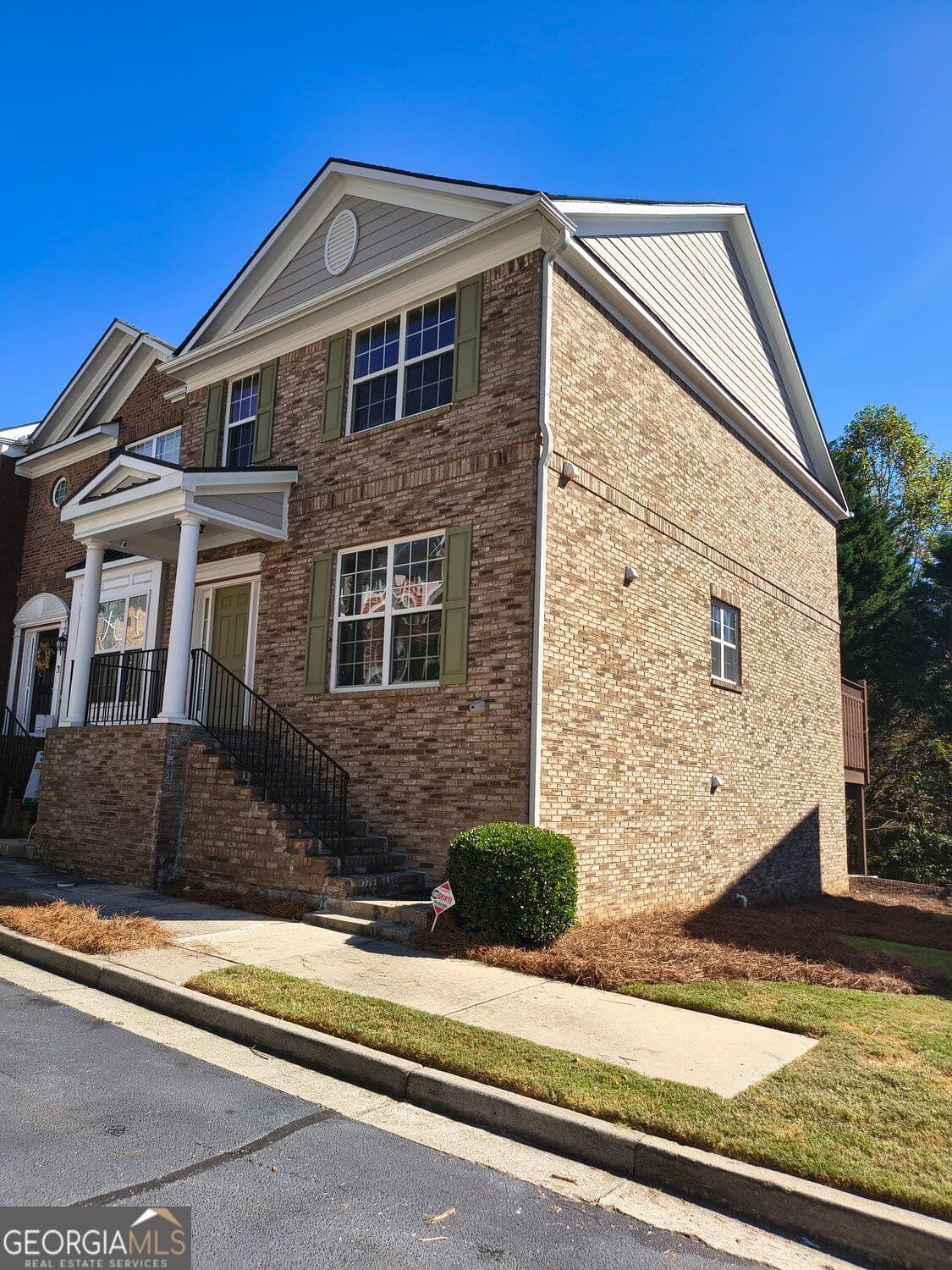 3 bedroom, 3.5 bathroom, 2,494 sq ft townhouse for rent at 1837 Appaloosa Mill Court, Buford, GA 30519 for $2,300 a month — photo 2