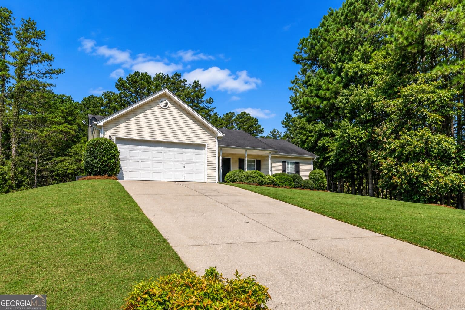 3 bedroom, 2 bathroom, 1,509 sq ft single family residence for sale at 1019 Preserve Lane, Bethlehem, GA 30620 — photo 3