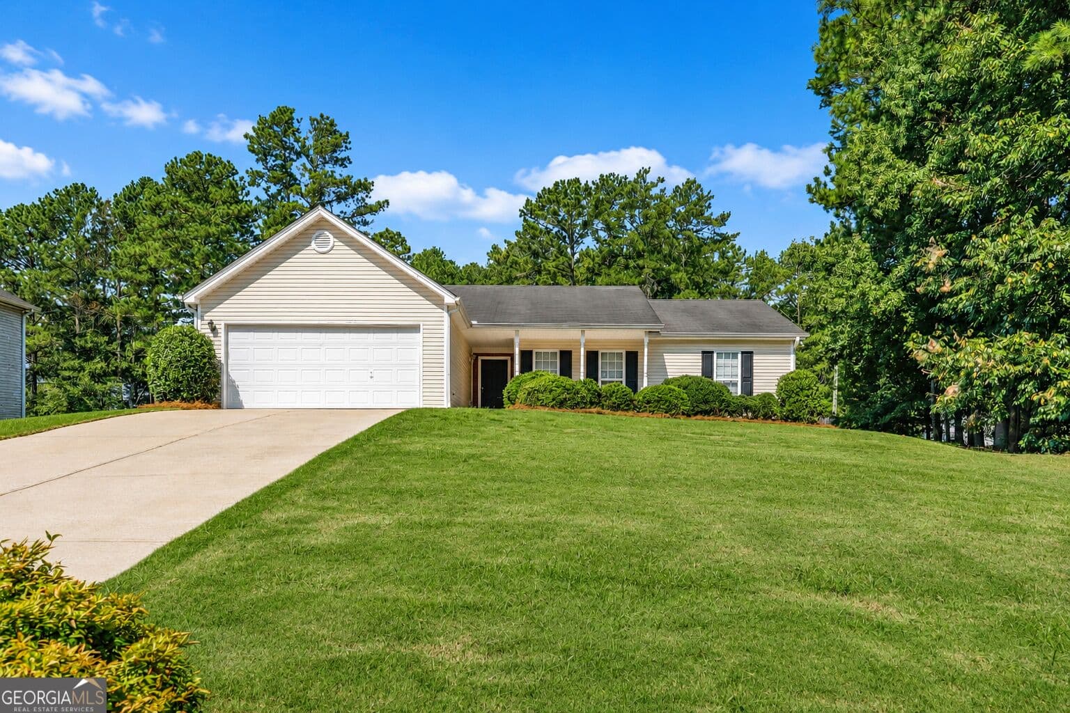 3 bedroom, 2 bathroom, 1,509 sq ft single family residence for sale at 1019 Preserve Lane, Bethlehem, GA 30620 — photo 4