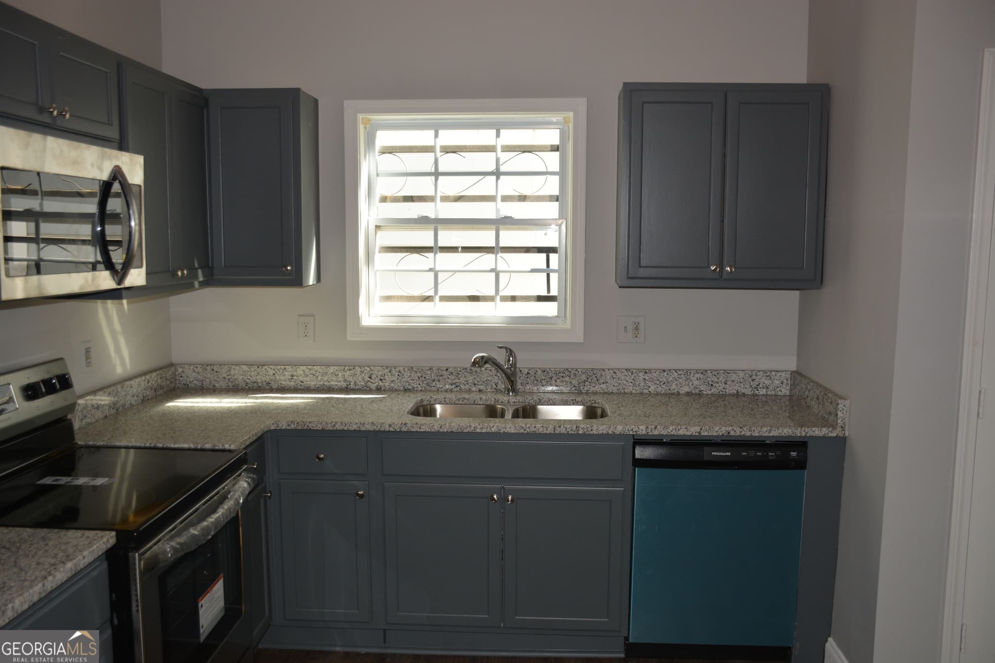 4 bedroom, 3.5 bathroom, 2,624 sq ft single family residence for rent at 910 McDaniel Street, Atlanta, GA 30310 for $2,300 a month — photo 8