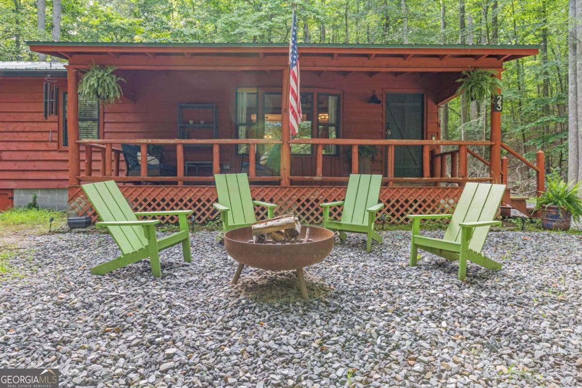 2 bedroom, 2 bathroom, 1,008 sq ft cabin,single family residence under contract at 23 Briar Cove Lane, Morganton, GA 30560