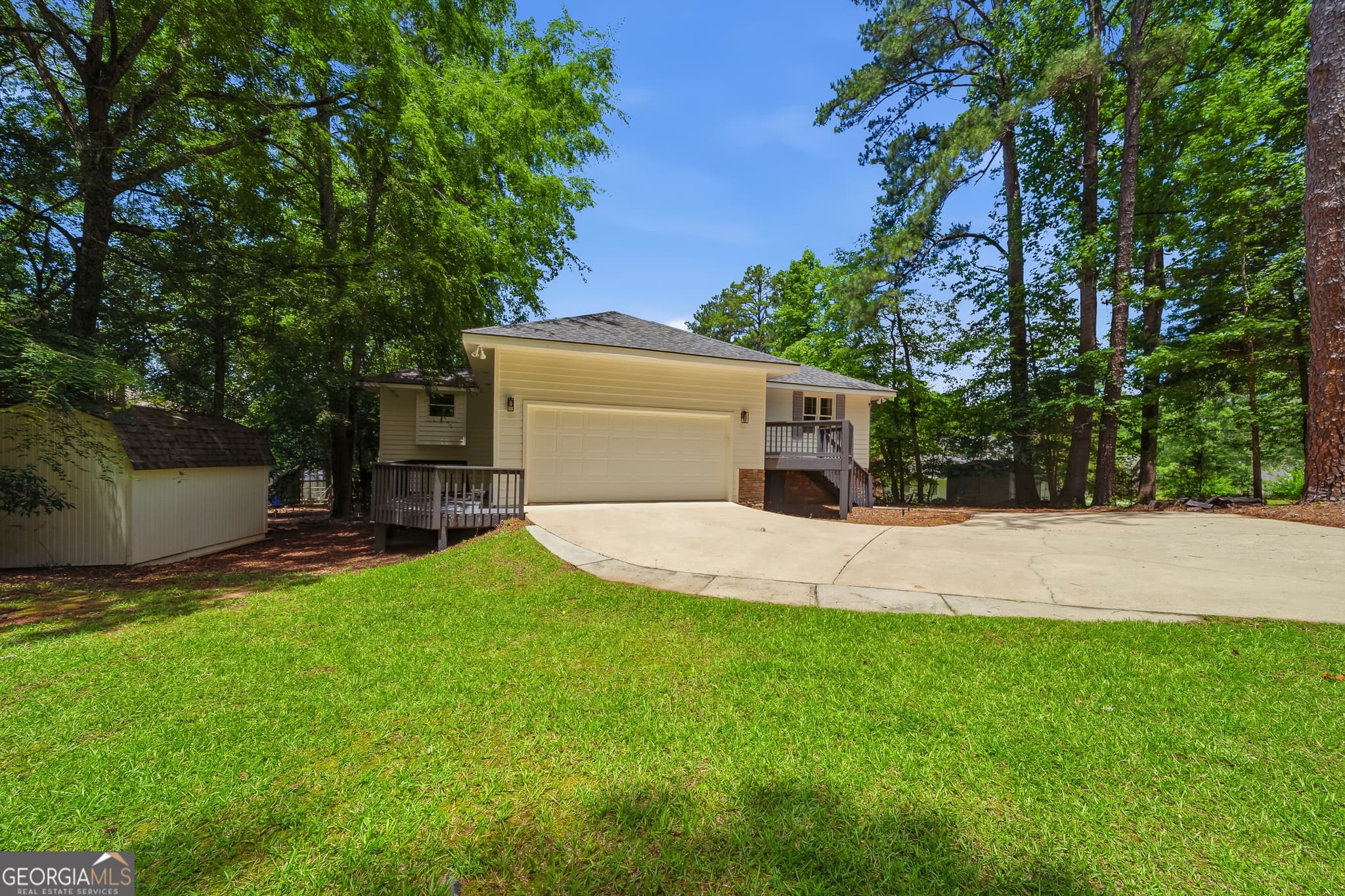 4 bedroom, 3 bathroom single family residence sold at 1691 White Oak Drive, White Plains, GA 30678