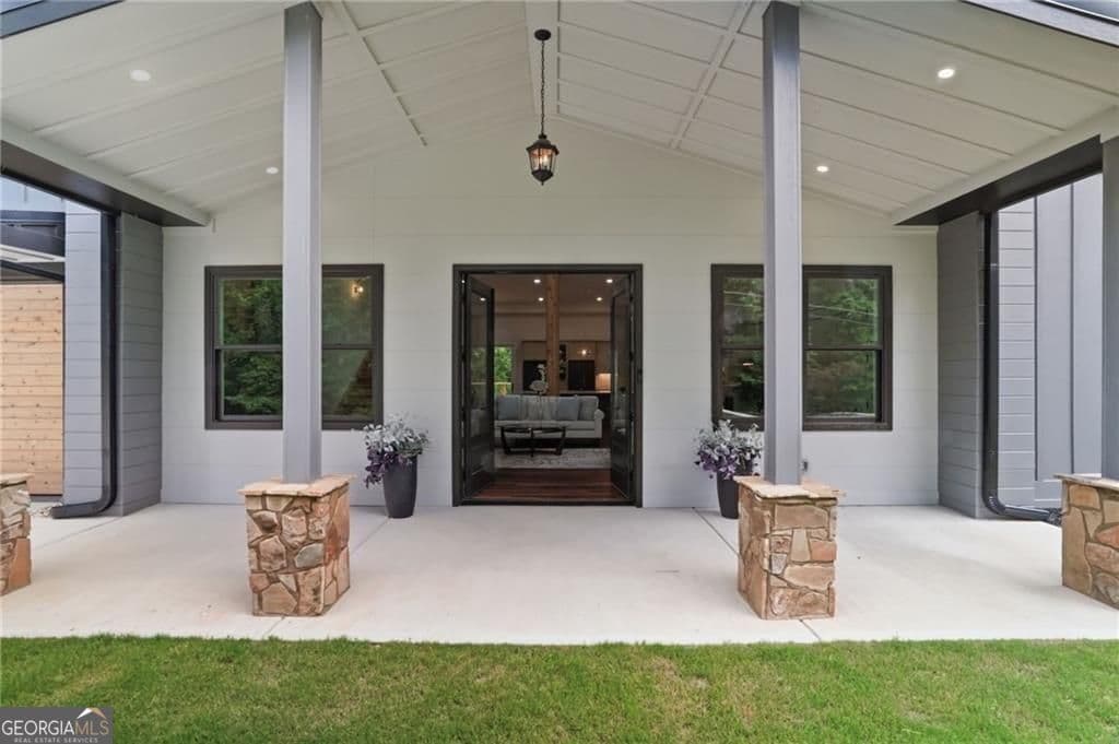 5 bedroom, 6 bathroom, 4,475 sq ft single family residence for sale at 7258 Island Mill Road, Acworth, GA 30102 — photo 3