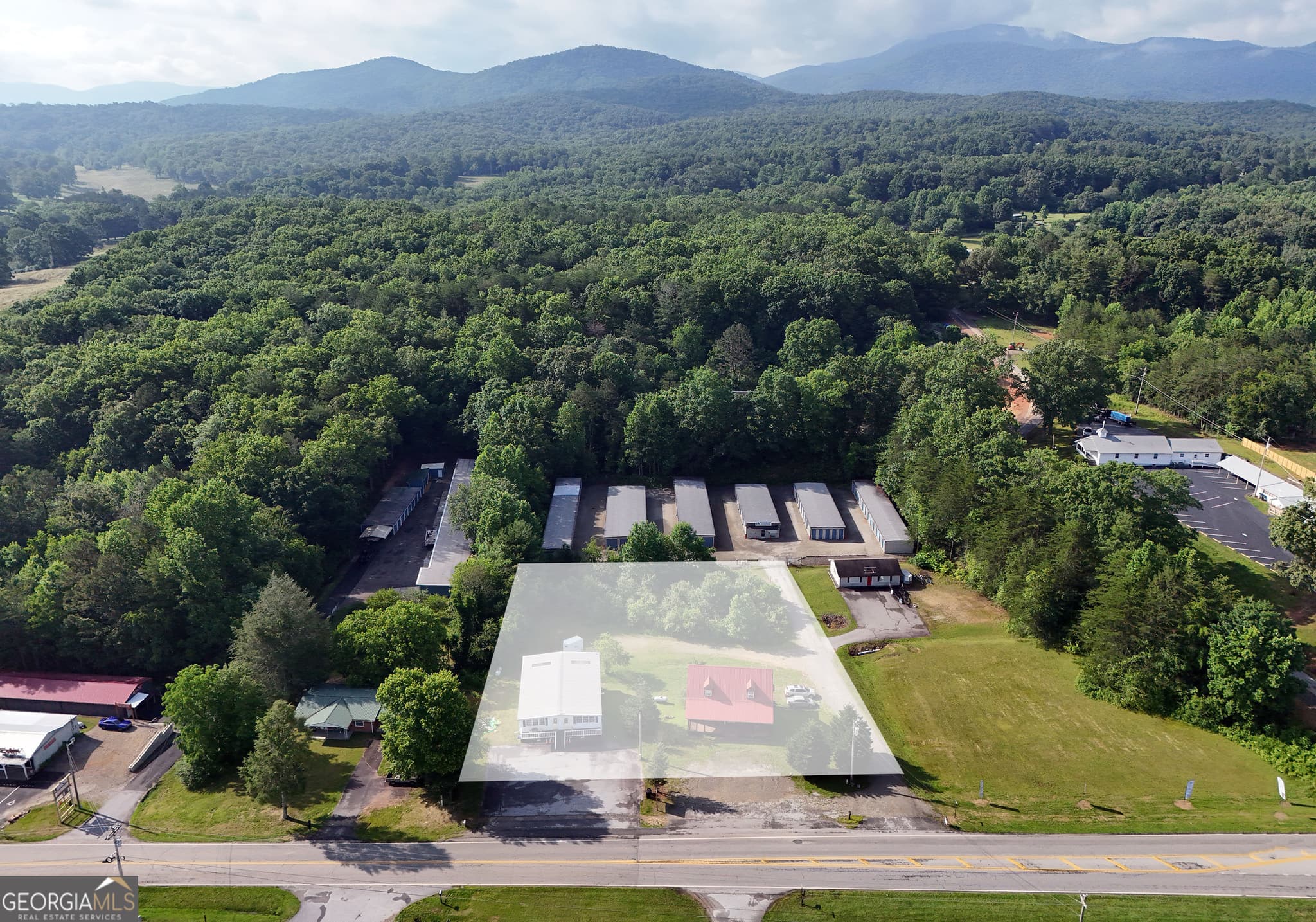 3 bedroom, 2.5 bathroom, 1,640 sq ft cabin,single family residence for sale at 1593 AND 1609 Blue Ridge Hwy, Blairsville, GA 30512 — photo 9