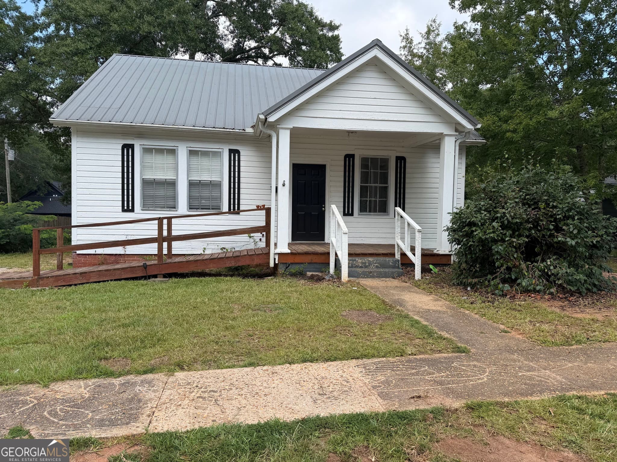2 bedroom, 1 bathroom, 960 sq ft single family residence for rent at 204 Royal Avenue, Hogansville, GA 30230 for $1,200 a month — photo 1 of 1