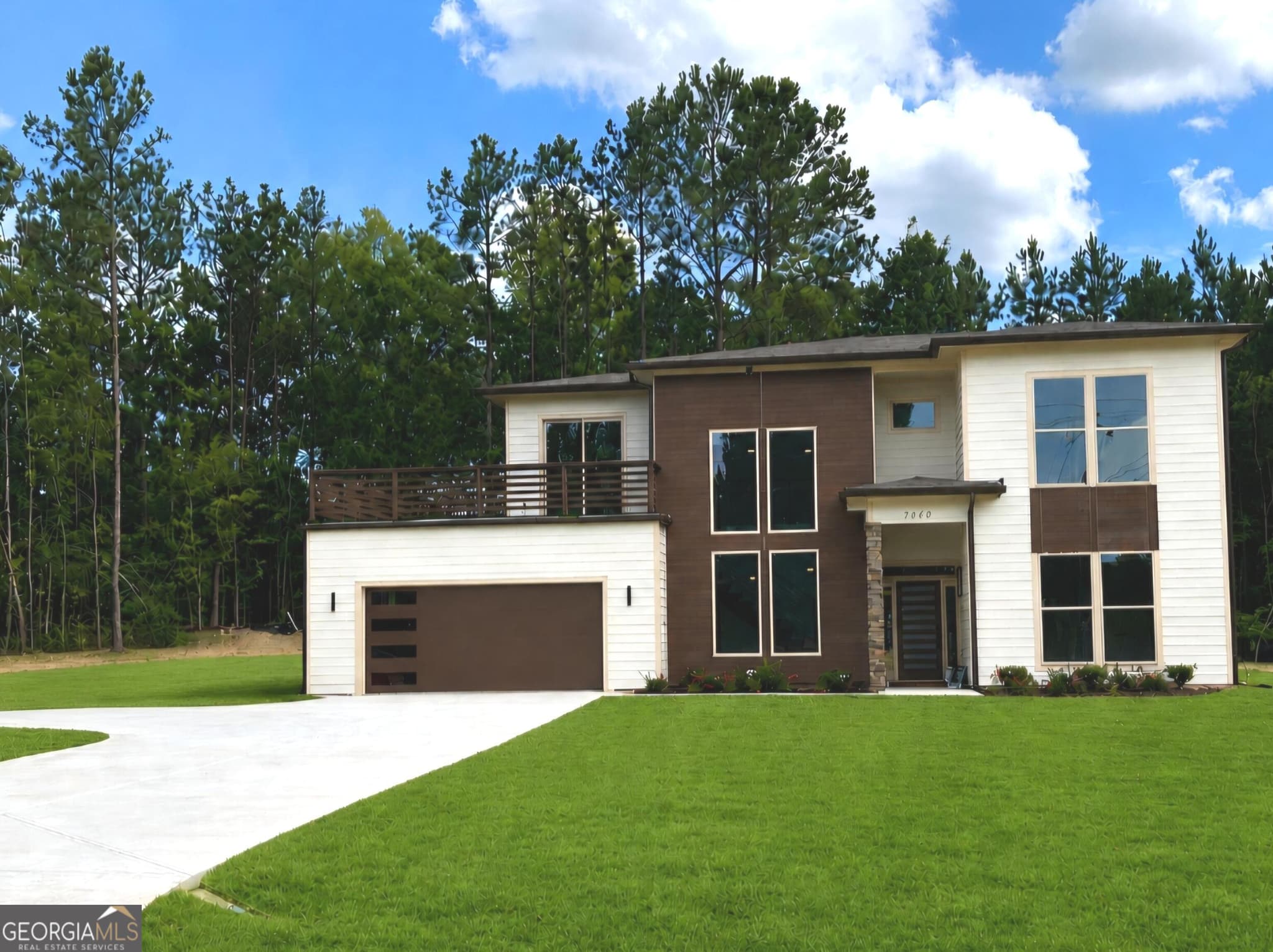 4 bedroom, 3.5 bathroom, 3,450 sq ft single family residence for sale at 7060 Moseley Dixon Road, Macon, GA 31220