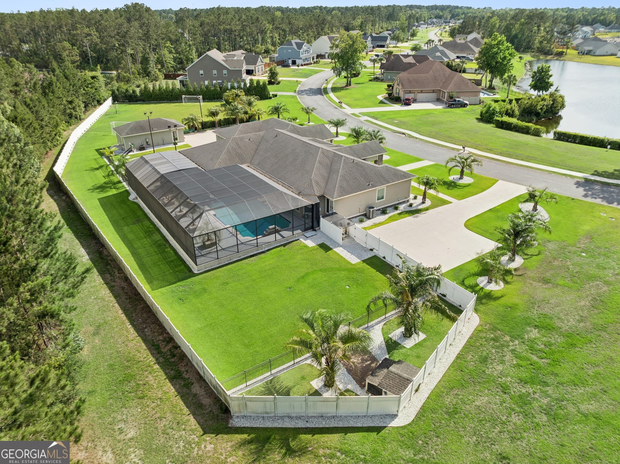 6 bedroom, 5 bathroom, 3,543 sq ft single family residence for sale at 240 Belmont Circle, Brunswick, GA 31525 — photo 7