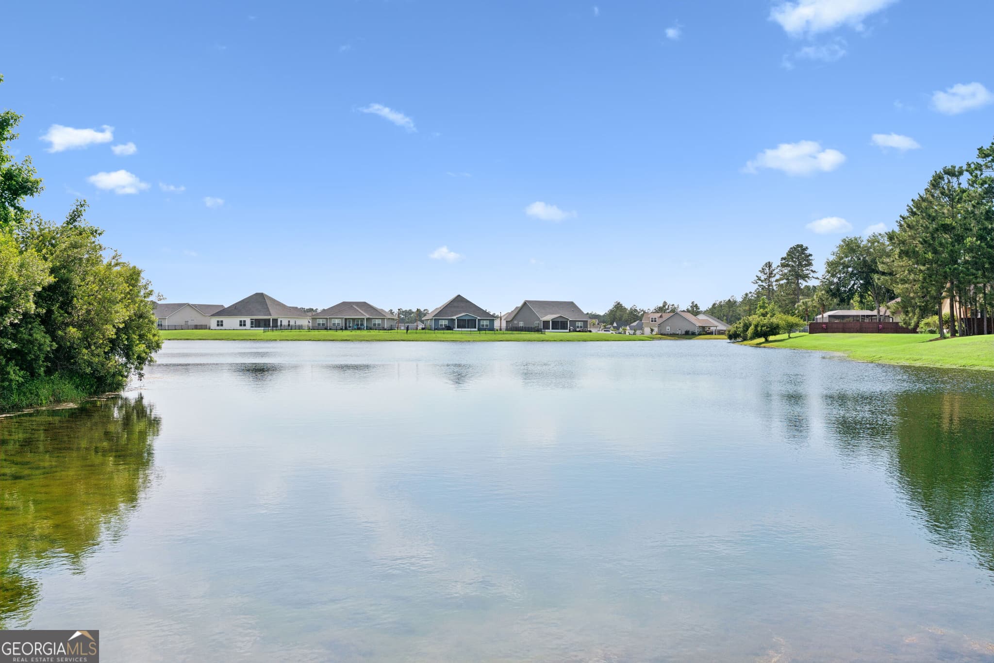 6 bedroom, 5 bathroom, 3,543 sq ft single family residence for sale at 240 Belmont Circle, Brunswick, GA 31525 — photo 4