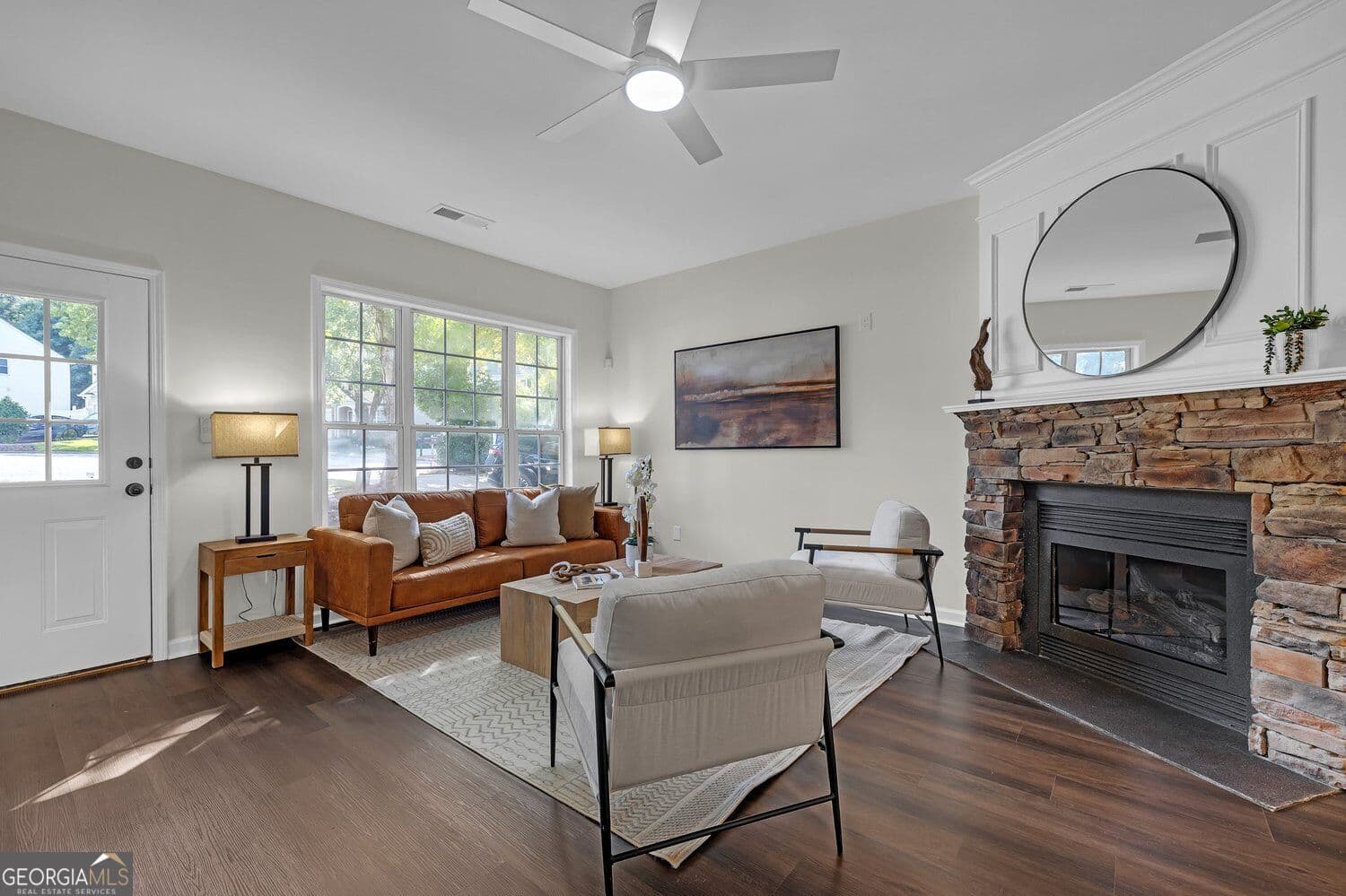 3 bedroom, 2.5 bathroom, 1,552 sq ft single family residence for sale at 415 Wittenridge Court, Alpharetta, GA 30022 — photo 2