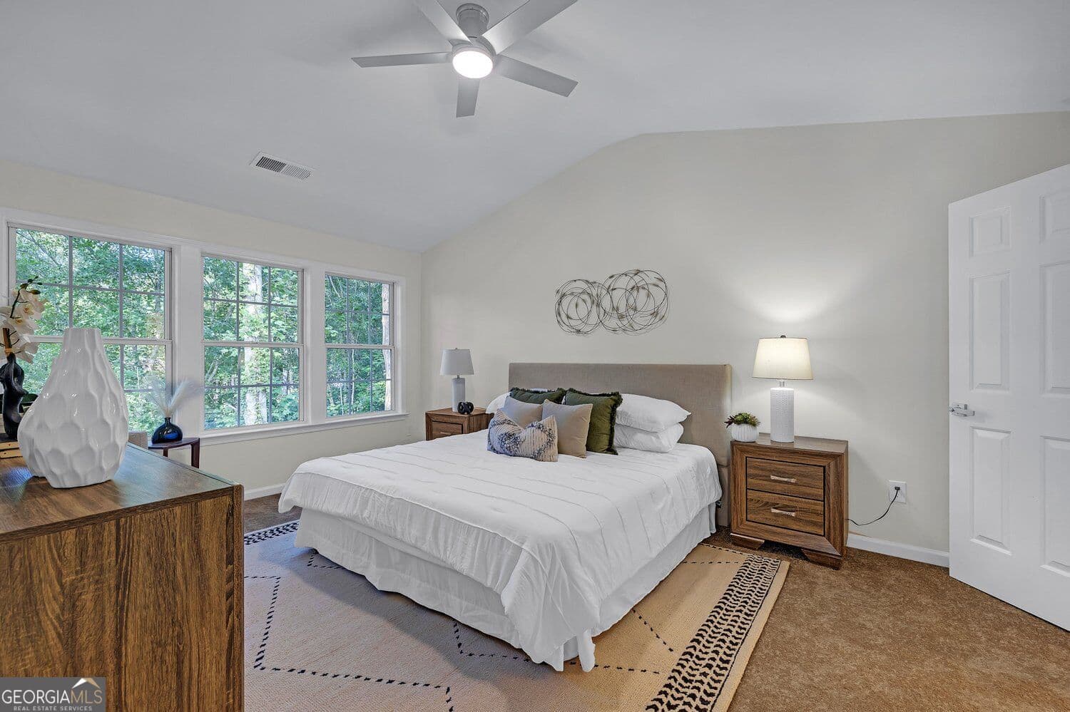 3 bedroom, 2.5 bathroom, 1,552 sq ft single family residence for sale at 415 Wittenridge Court, Alpharetta, GA 30022 — photo 4