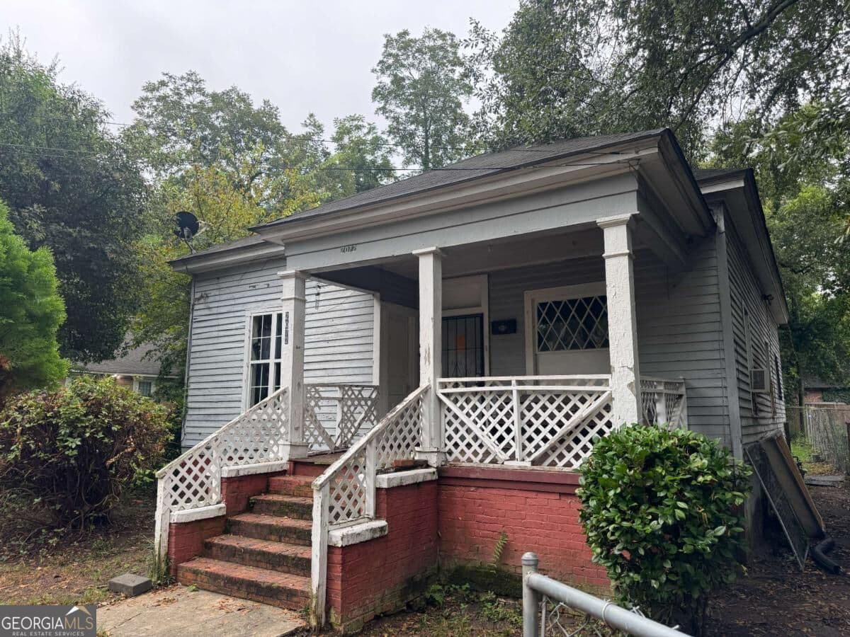 3 bedroom, 1 bathroom, 1,481 sq ft single family residence for sale at 2072 Beech Avenue, Macon, GA 31204 — photo 2