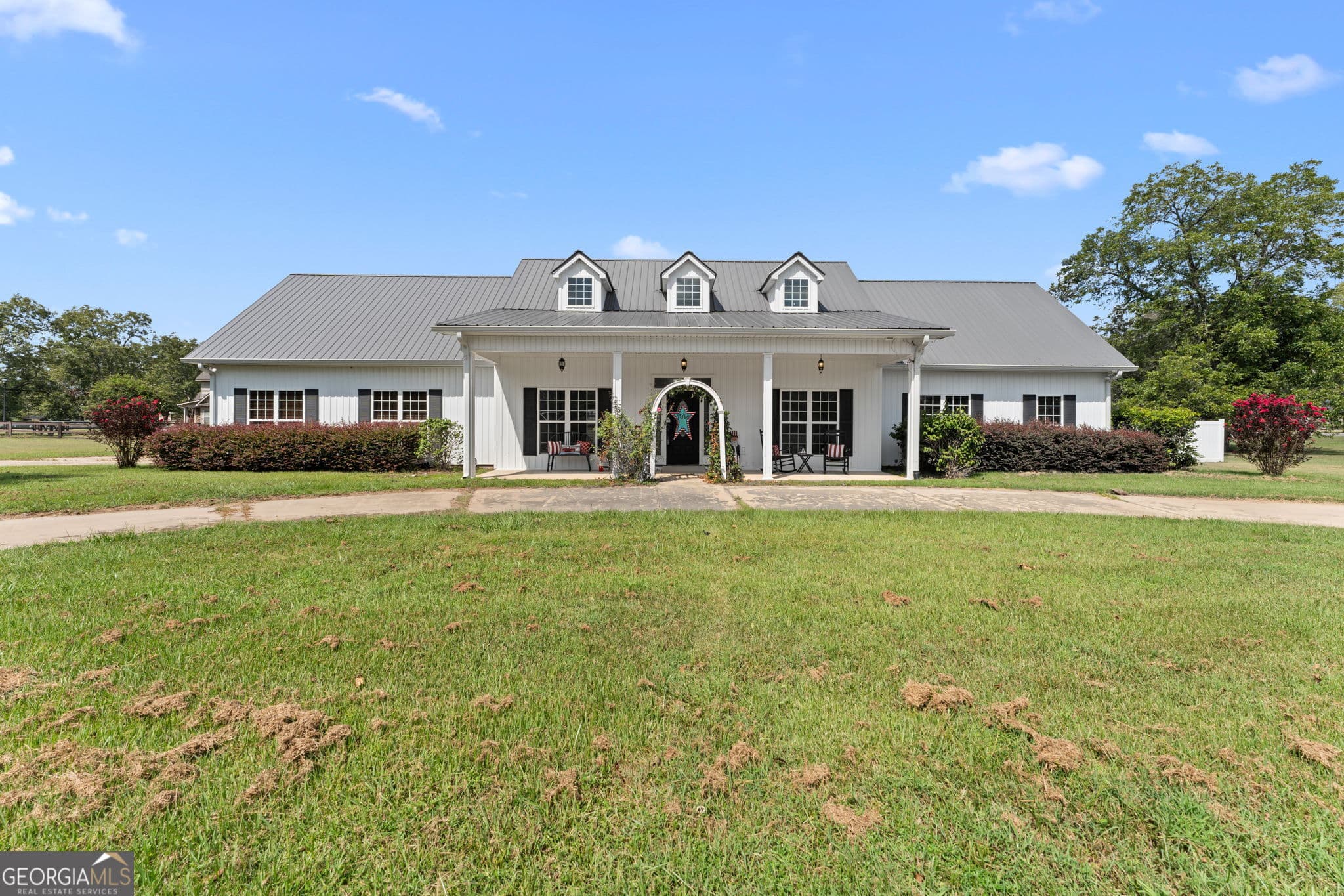 2 bedroom, 2.5 bathroom, 1,425 sq ft single family residence for sale at 179 Village Circle, Cochran, GA 31014