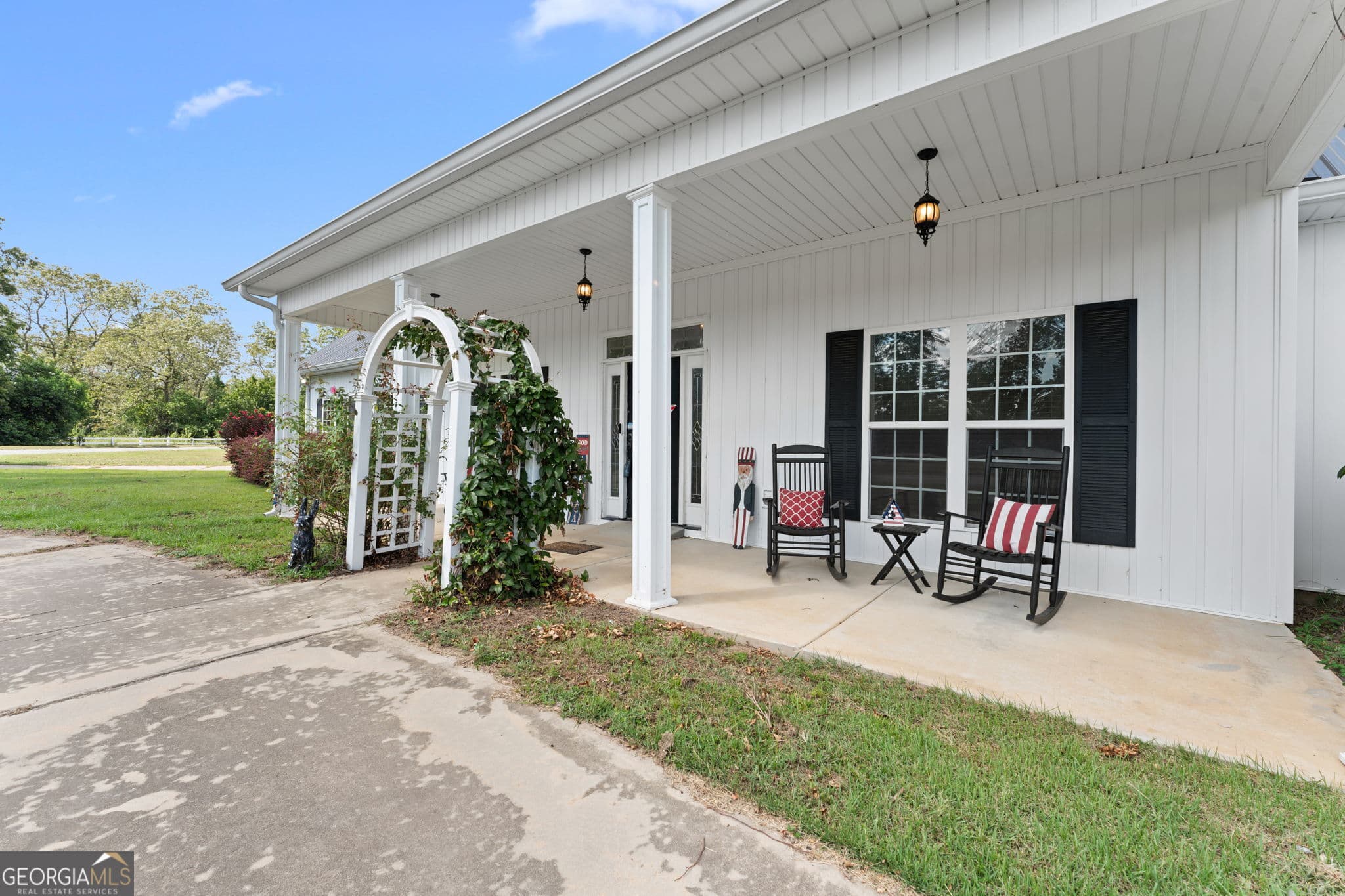2 bedroom, 2.5 bathroom, 1,425 sq ft single family residence for sale at 179 Village Circle, Cochran, GA 31014 — photo 5