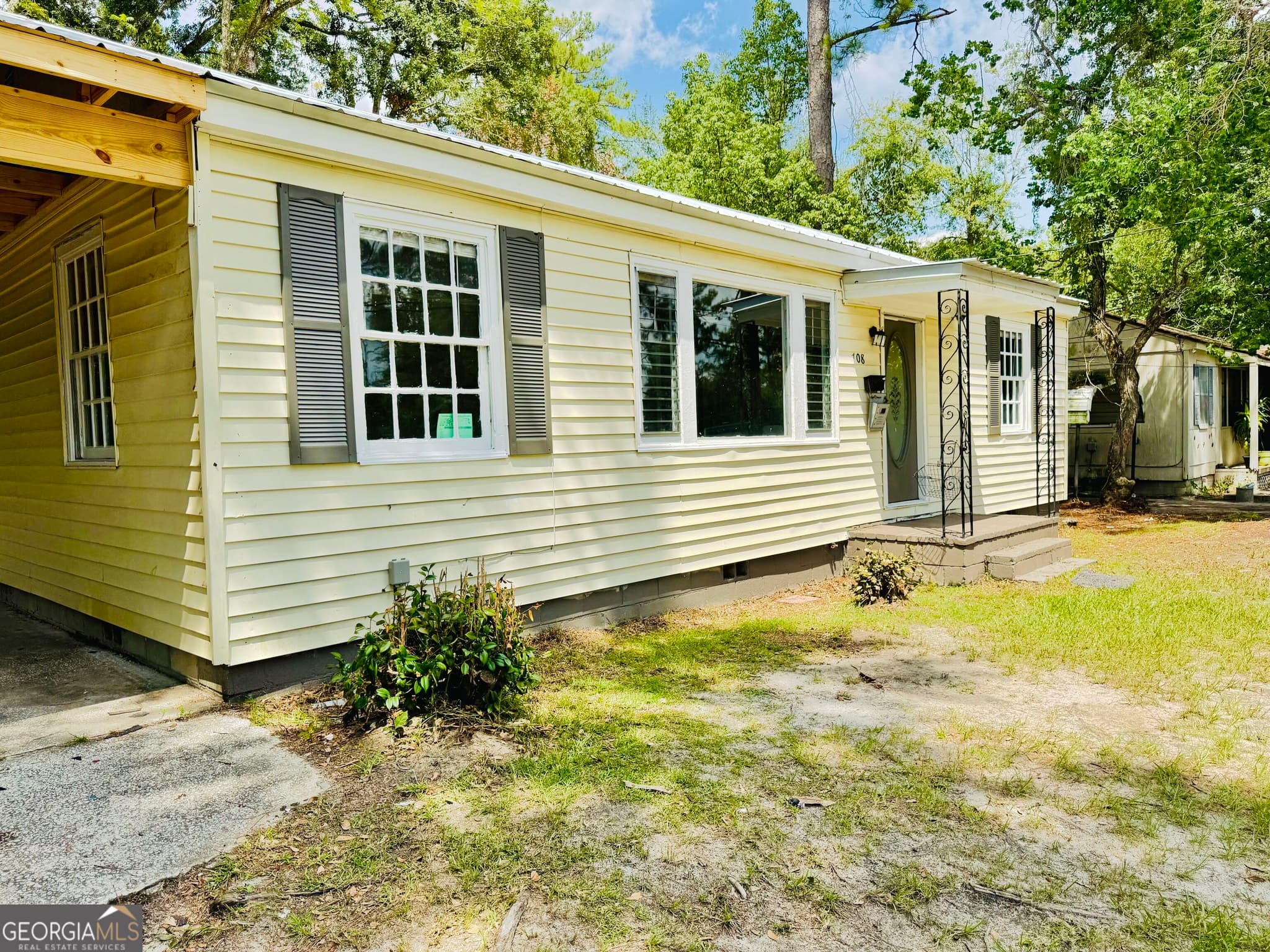 3 bedroom, 1 bathroom, 984 sq ft single family residence for sale at 708 Lakeland Avenue, Valdosta, GA 31602 — photo 5