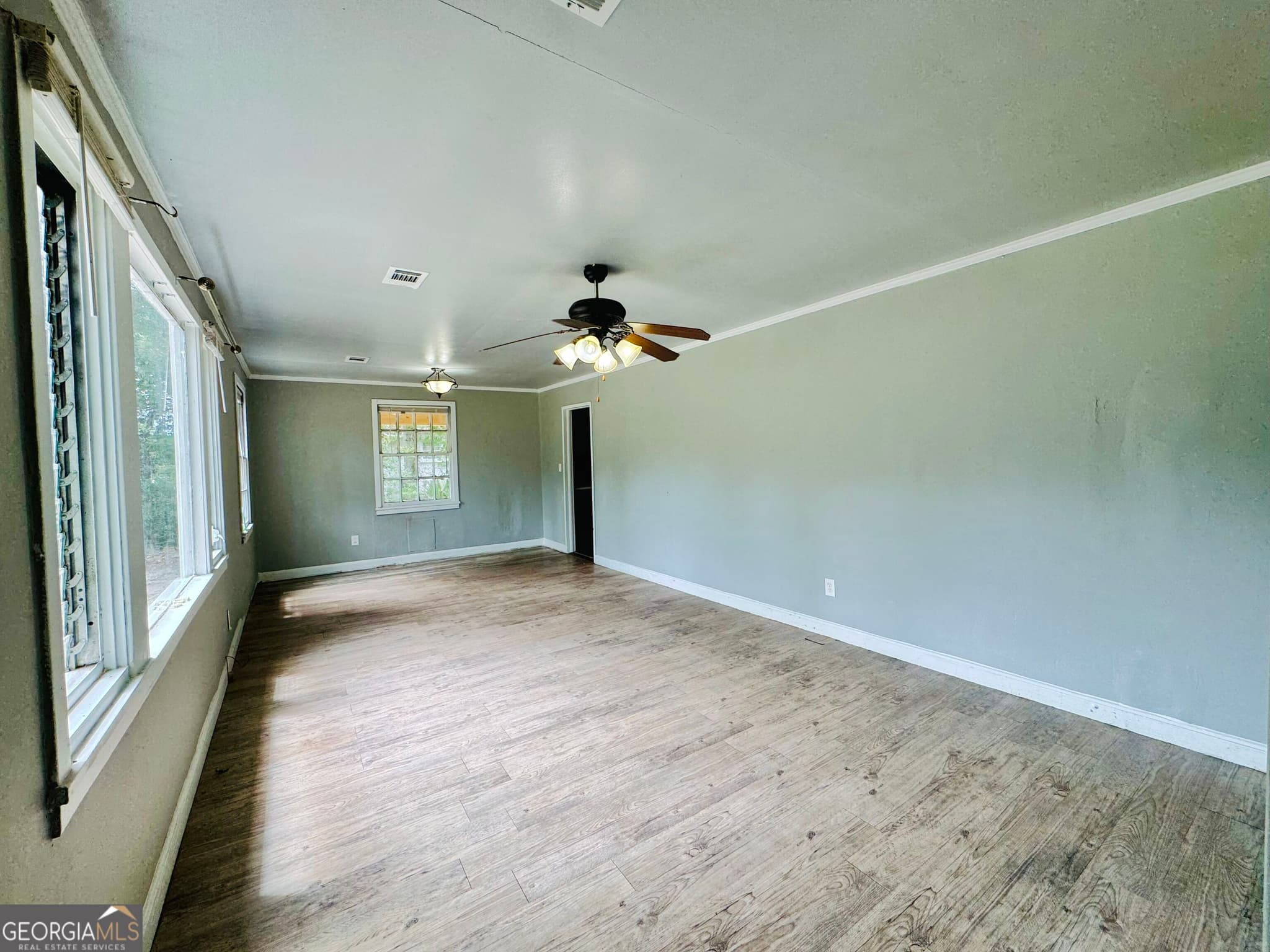 3 bedroom, 1 bathroom, 984 sq ft single family residence for sale at 708 Lakeland Avenue, Valdosta, GA 31602 — photo 8