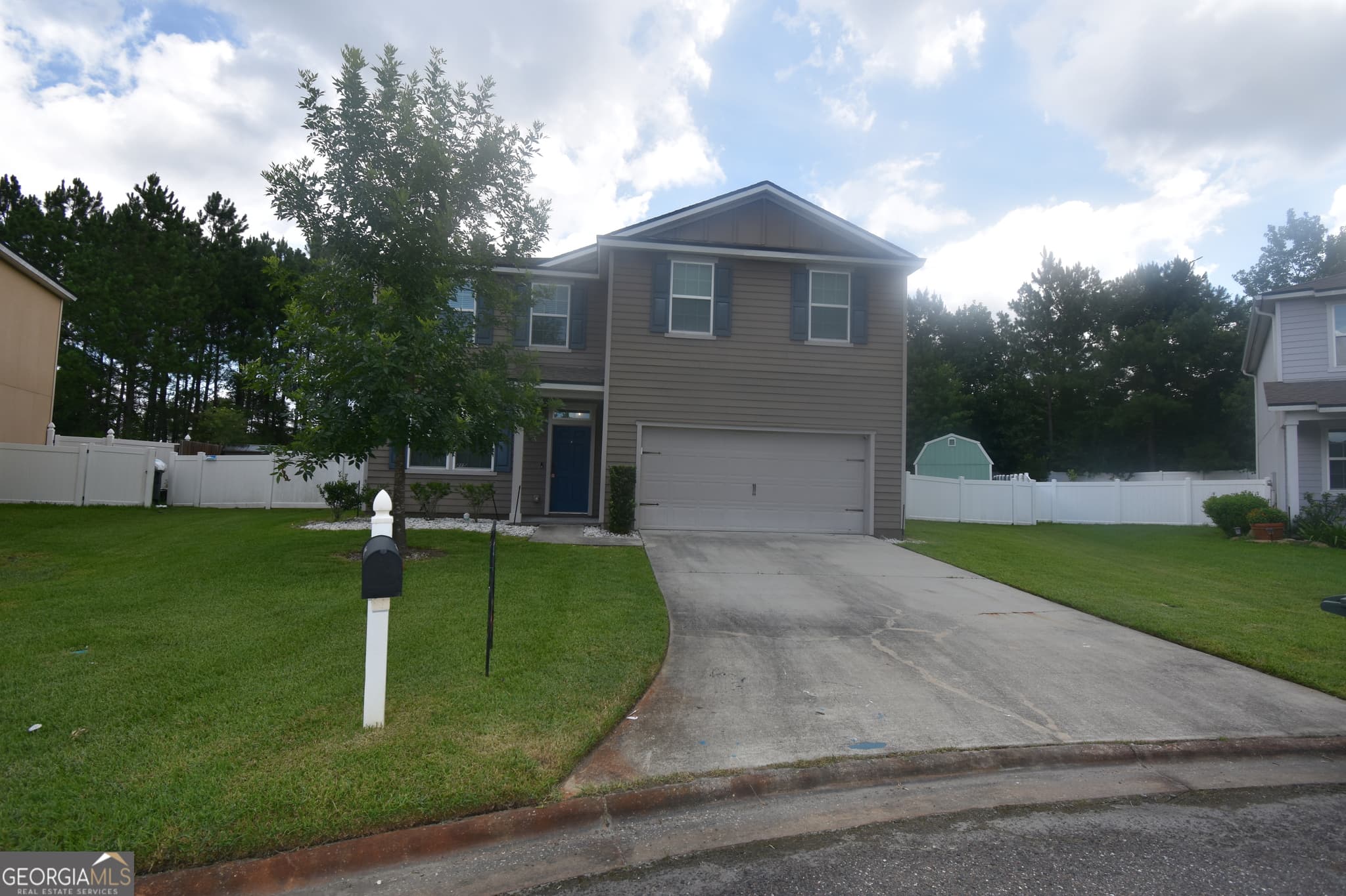 4 bedroom, 2.5 bathroom, 2,382 sq ft single family residence for sale at 215 Hayworth Court, Kingsland, GA 31548 — photo 2