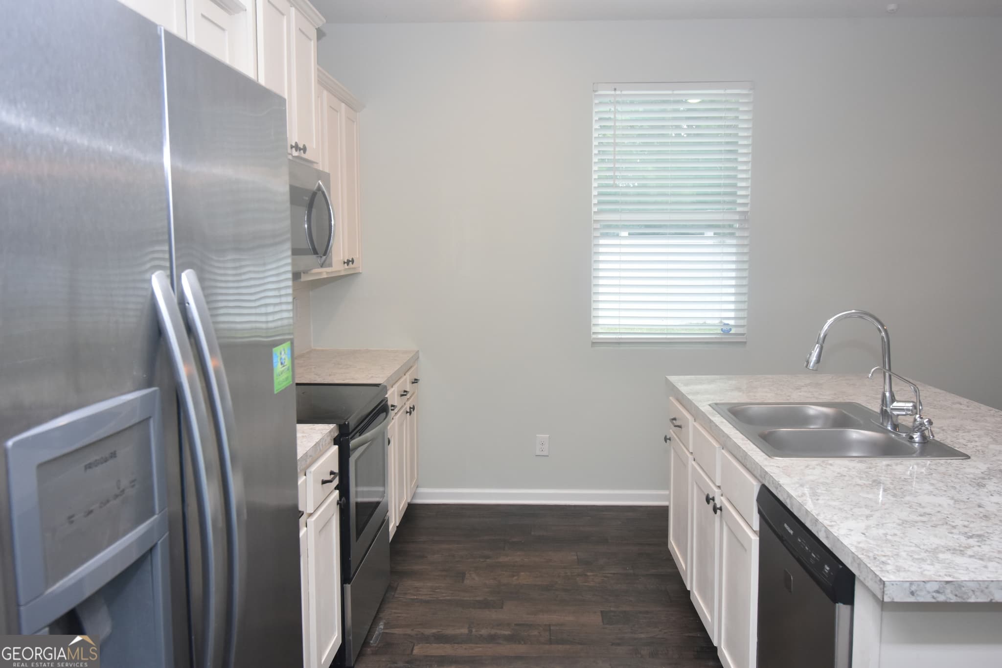 4 bedroom, 2.5 bathroom, 2,382 sq ft single family residence for sale at 215 Hayworth Court, Kingsland, GA 31548 — photo 6