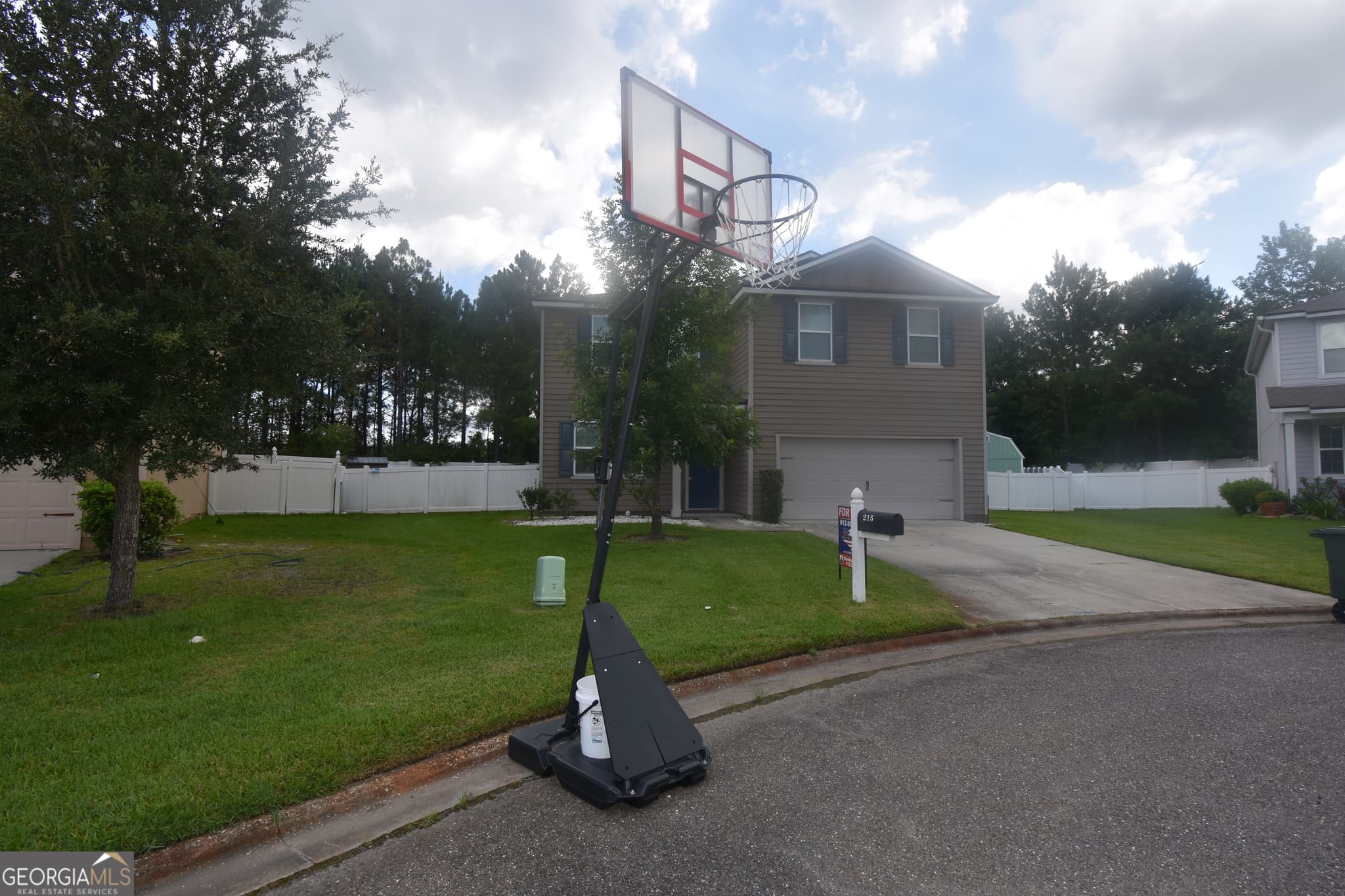 4 bedroom, 2.5 bathroom, 2,382 sq ft single family residence for sale at 215 Hayworth Court, Kingsland, GA 31548 — photo 3