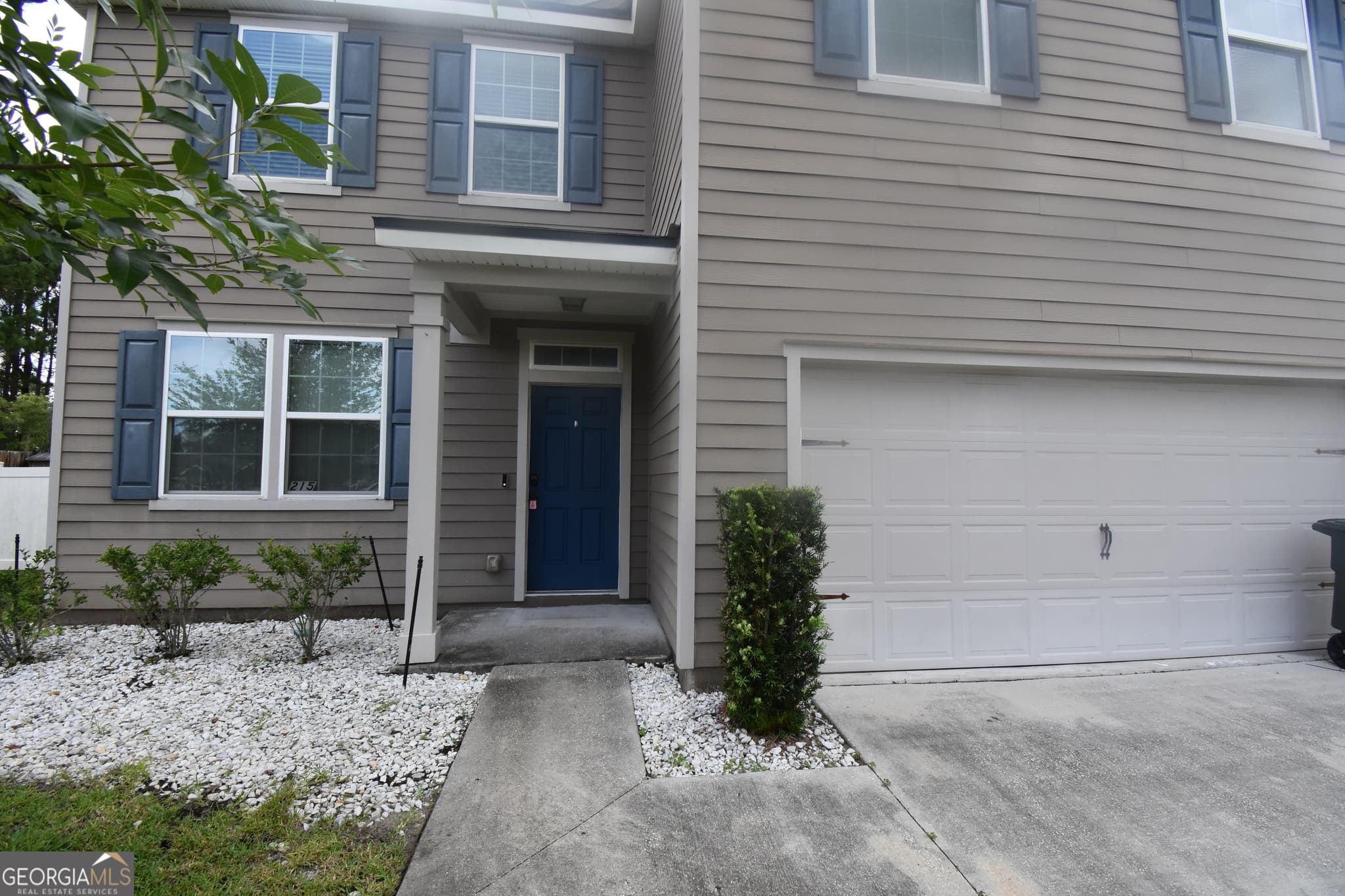 4 bedroom, 2.5 bathroom, 2,382 sq ft single family residence for sale at 215 Hayworth Court, Kingsland, GA 31548 — photo 1 of 30