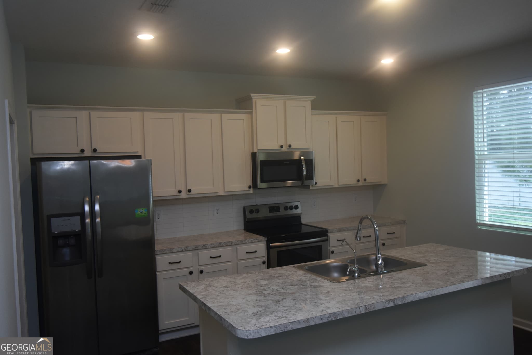 4 bedroom, 2.5 bathroom, 2,382 sq ft single family residence for sale at 215 Hayworth Court, Kingsland, GA 31548 — photo 5