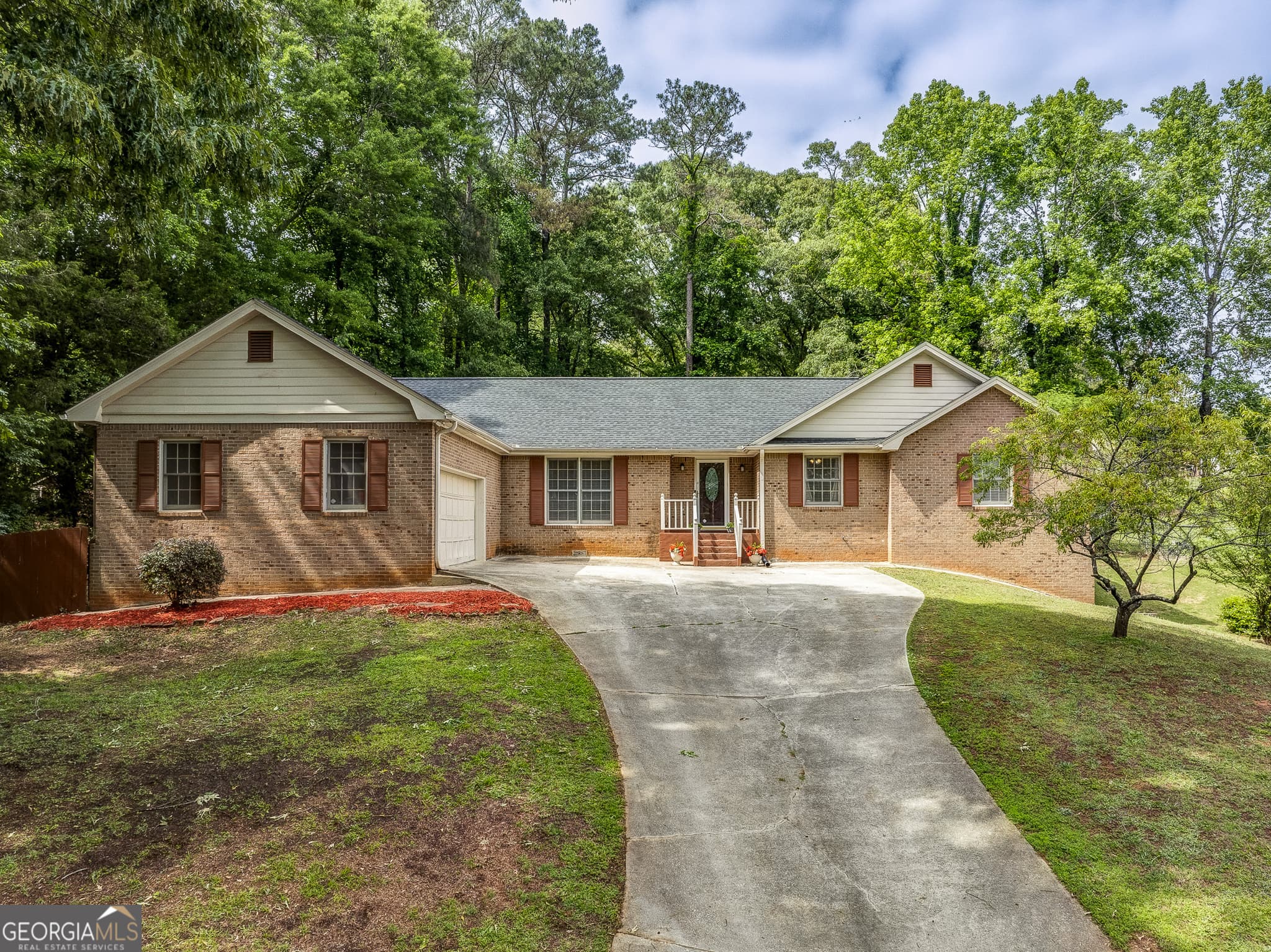 3 bedroom, 3 bathroom, 3,095 sq ft single family residence sold at 6646 Heathrow Court, Stone Mountain, GA 30087