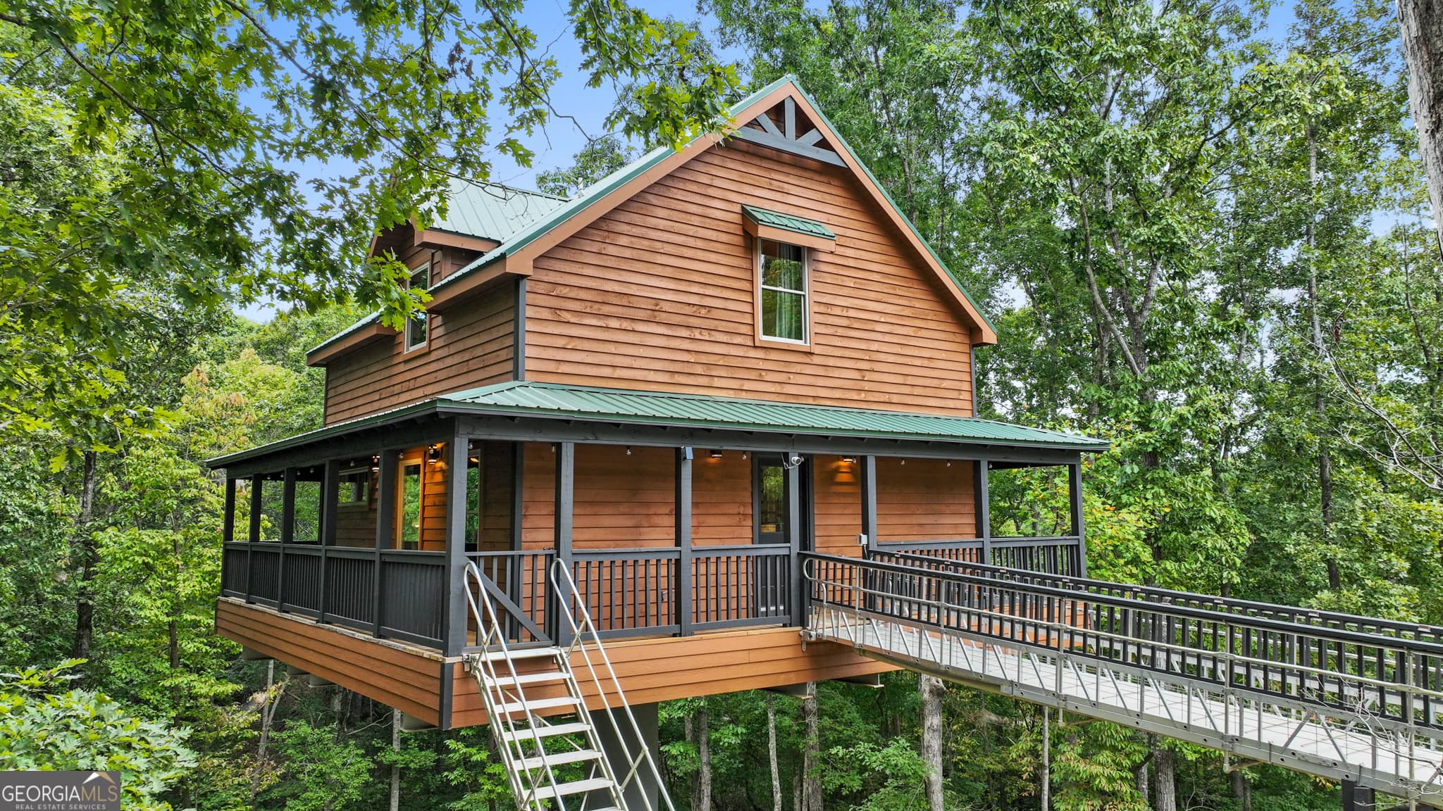 2 bedroom, 1 bathroom, 728 sq ft cabin,single family residence for sale at 320 Hickory Ridge Drive, Cleveland, GA 30528 — photo 2