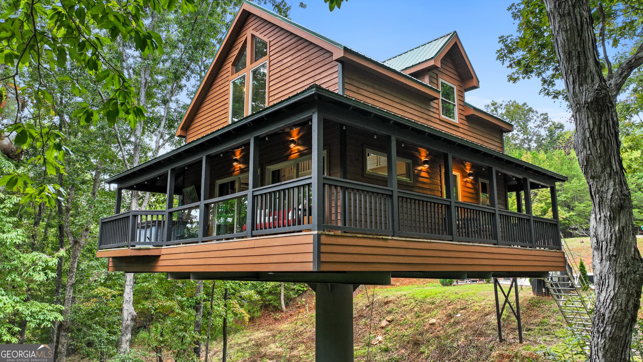 2 bedroom, 1 bathroom, 728 sq ft cabin,single family residence for sale at 320 Hickory Ridge Drive, Cleveland, GA 30528 — photo 4