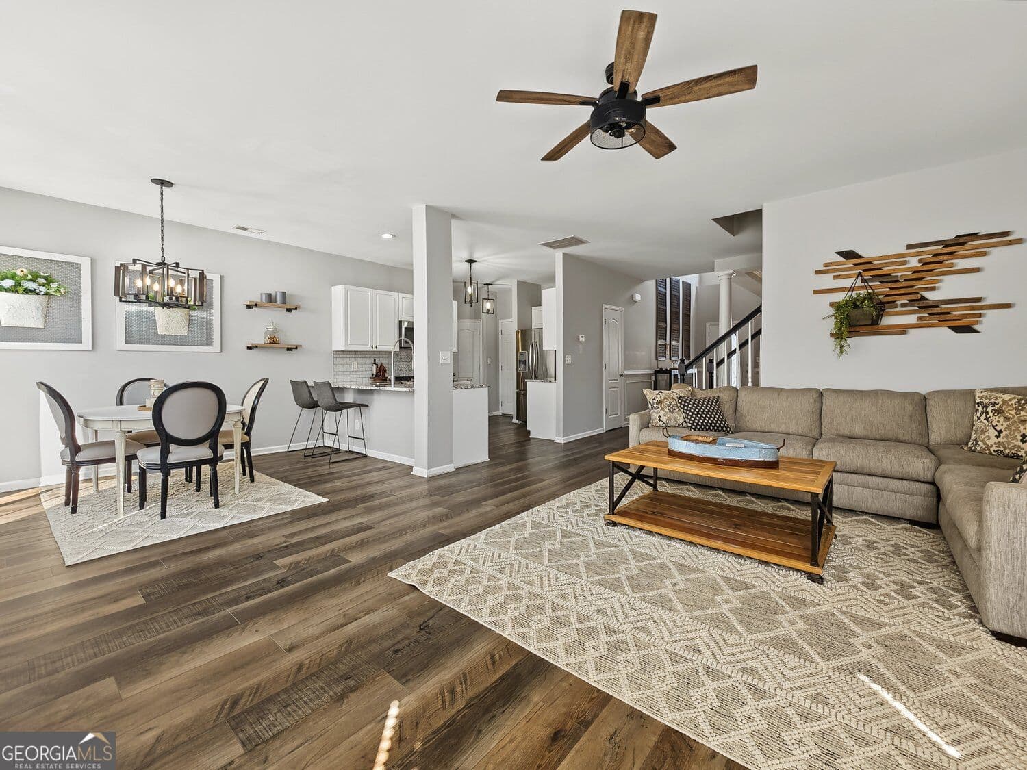 5 bedroom, 3 bathroom, 2,458 sq ft single family residence for sale at 314 Mirramont Court, Woodstock, GA 30189 — photo 7