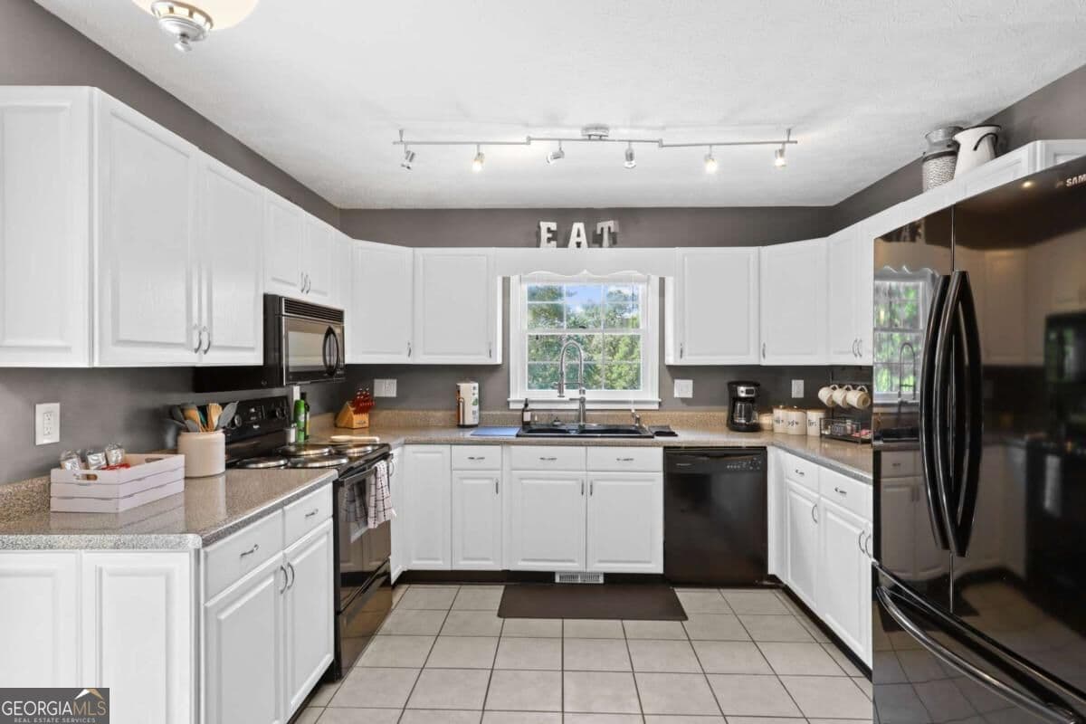 3 bedroom, 2.5 bathroom, 1,728 sq ft single family residence for sale at 45 Sun Valley Drive, Mineral Bluff, GA 30559 — photo 10