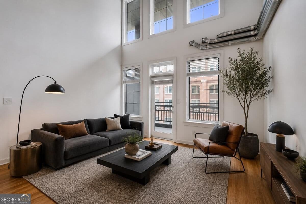 2 bedroom, 2 bathroom, 1,094 sq ft loft,condominium for sale at 260 18th Street 10314, Atlanta, GA 30363 — photo 1 of 28