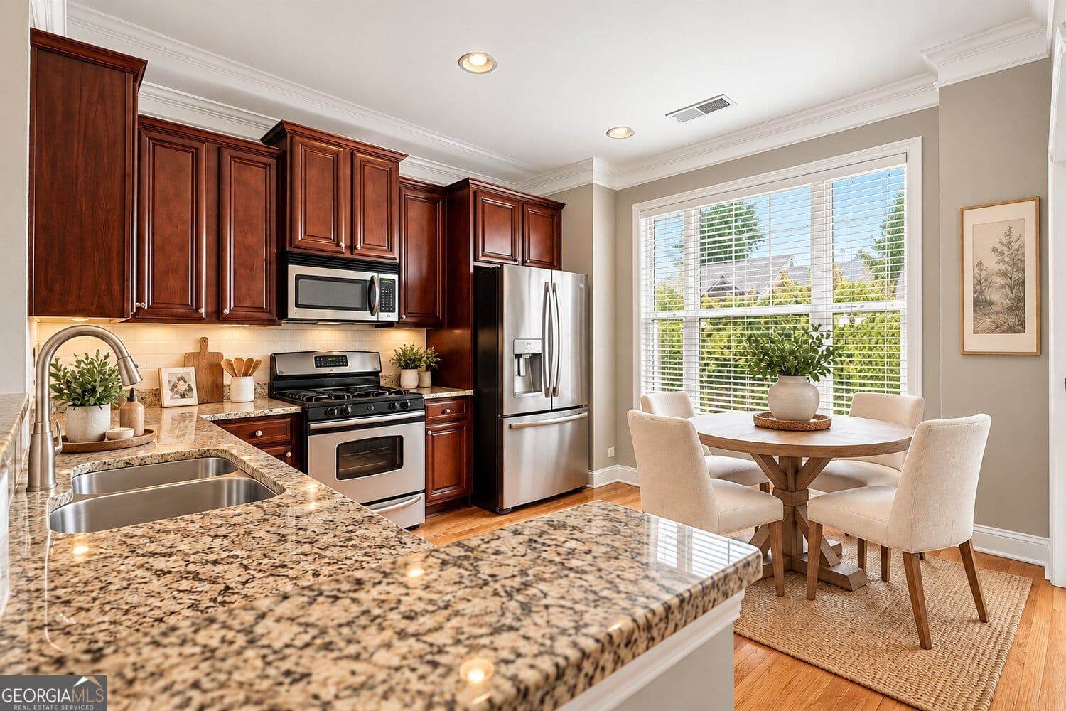 4 bedroom, 3.5 bathroom, 2,034 sq ft townhouse for sale at 3944 Covey Flush Court, Smyrna, GA 30082 — photo 7