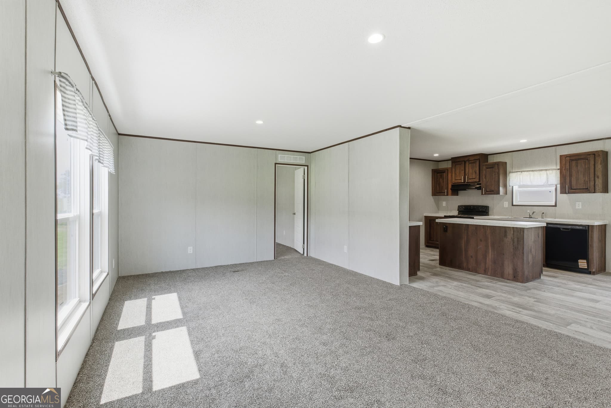 4 bedroom, 2 bathroom, 1,768 sq ft manufactured home,single family residence under contract at 444 LB Hall Road, Garfield, GA 30425 — photo 7