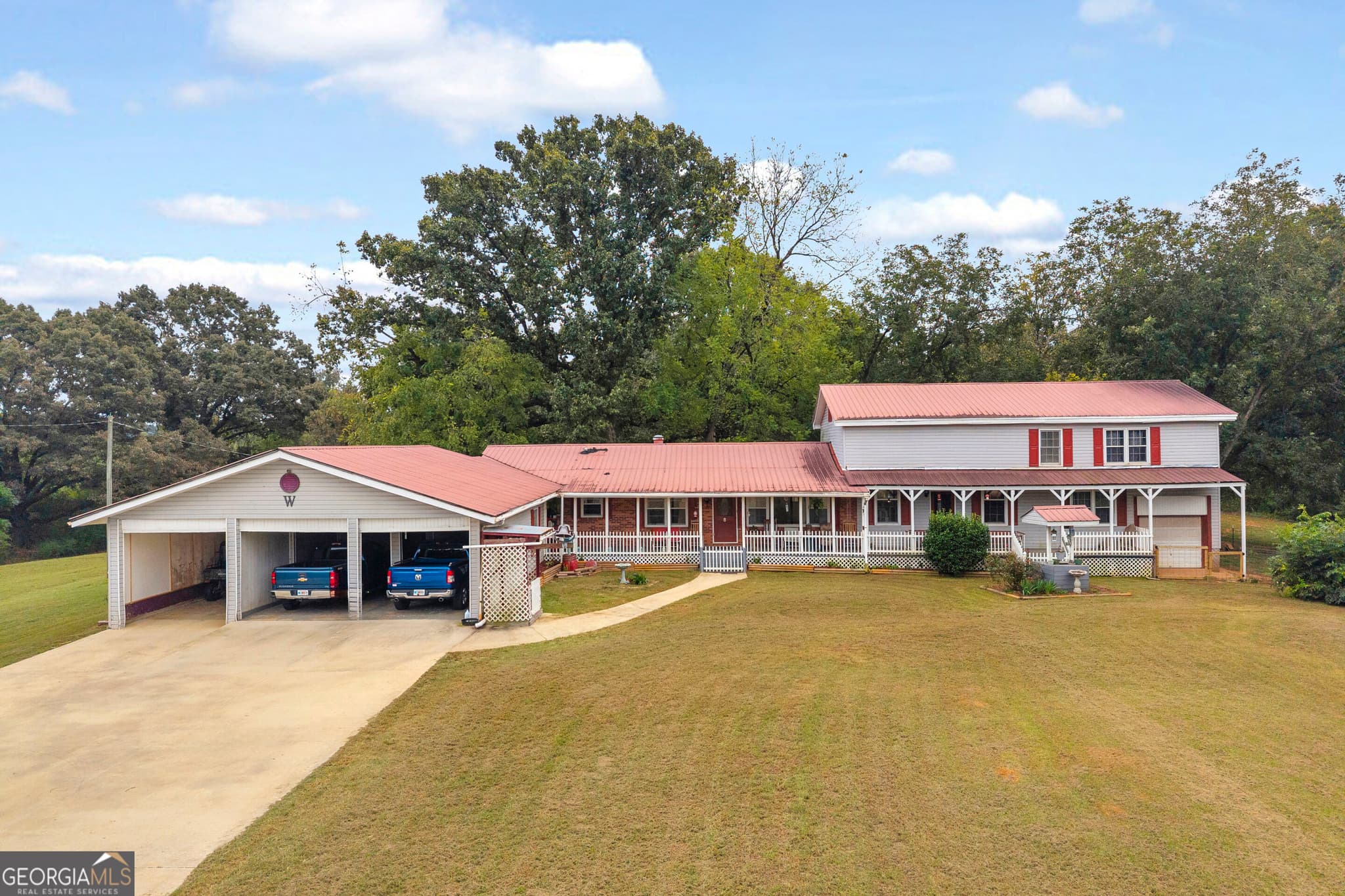 5 bedroom, 3 bathroom, 3,188 sq ft single family residence for sale at 275 Arlin Williams Road, Toccoa, GA 30577 — photo 2