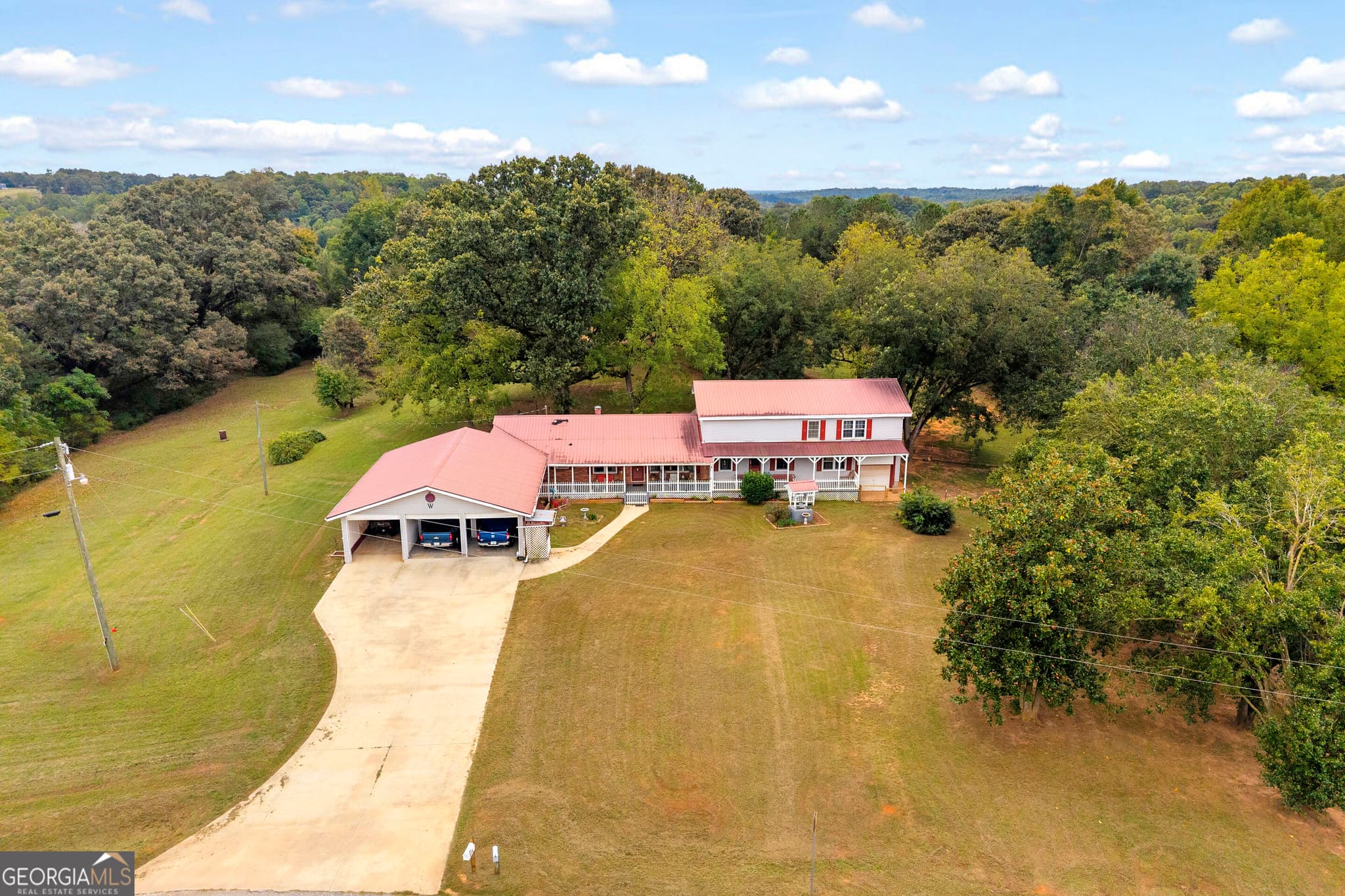 5 bedroom, 3 bathroom, 3,188 sq ft single family residence for sale at 275 Arlin Williams Road, Toccoa, GA 30577
