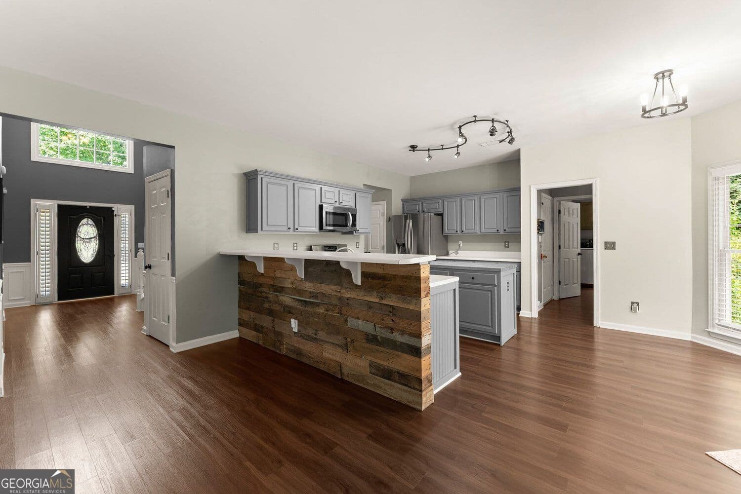 4 bedroom, 2.5 bathroom, 2,662 sq ft single family residence for sale at 6280 Clear Spring Lane, Flowery Branch, GA 30542 — photo 3