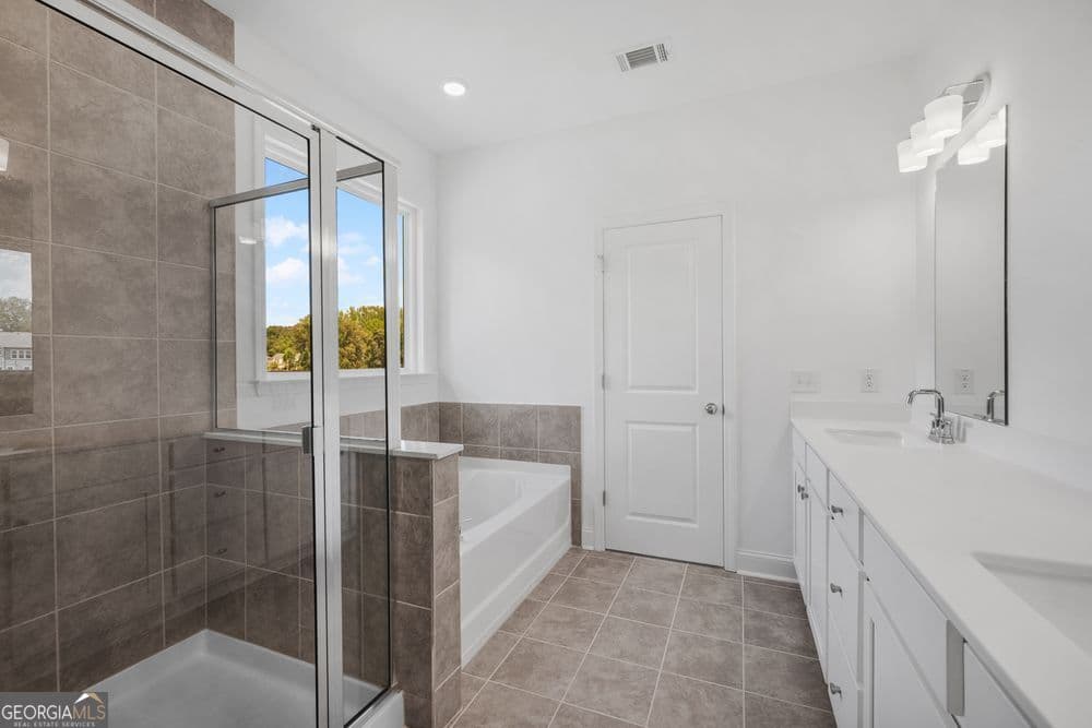 5 bedroom, 4.5 bathroom, 3,190 sq ft single family residence for sale at 3229 Danlow Court, Kennesaw, GA 30152 — photo 4