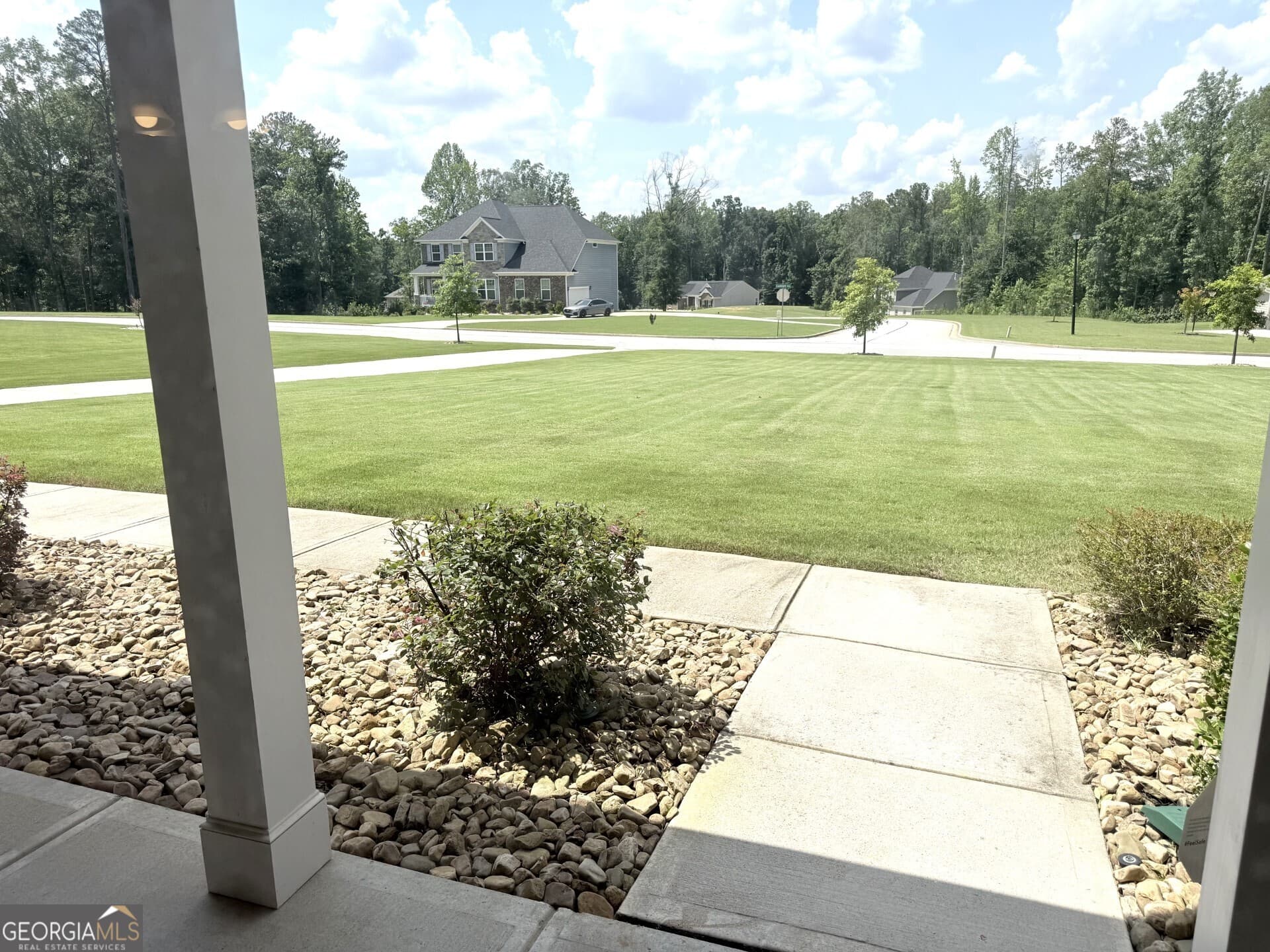 4 bedroom, 2.5 bathroom, 2,910 sq ft single family residence for sale at 120 Eastmark Way, Fayetteville, GA 30214 — photo 3