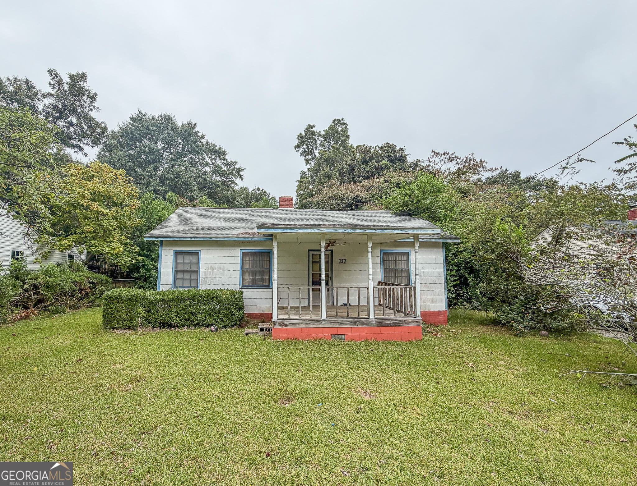 3 bedroom, 2 bathroom, 1,140 sq ft single family residence for sale at 217 Arnold Boulevard, Warner Robins, GA 31093 — photo 2
