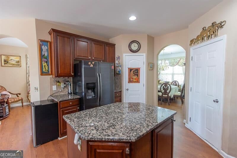 4 bedroom, 3.5 bathroom, 3,136 sq ft single family residence for sale at 300 Hampton Place, Canton, GA 30115 — photo 7