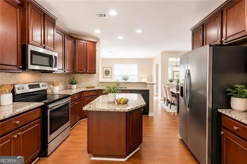 4 bedroom, 3.5 bathroom, 3,136 sq ft single family residence for sale at 300 Hampton Place, Canton, GA 30115 — photo 8