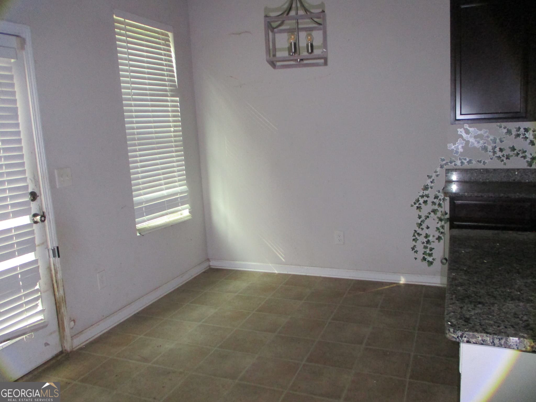 3 bedroom, 2.5 bathroom, 1,990 sq ft single family residence for sale at 6600 Woodwell Drive # 193, Union City, GA 30291 — photo 6