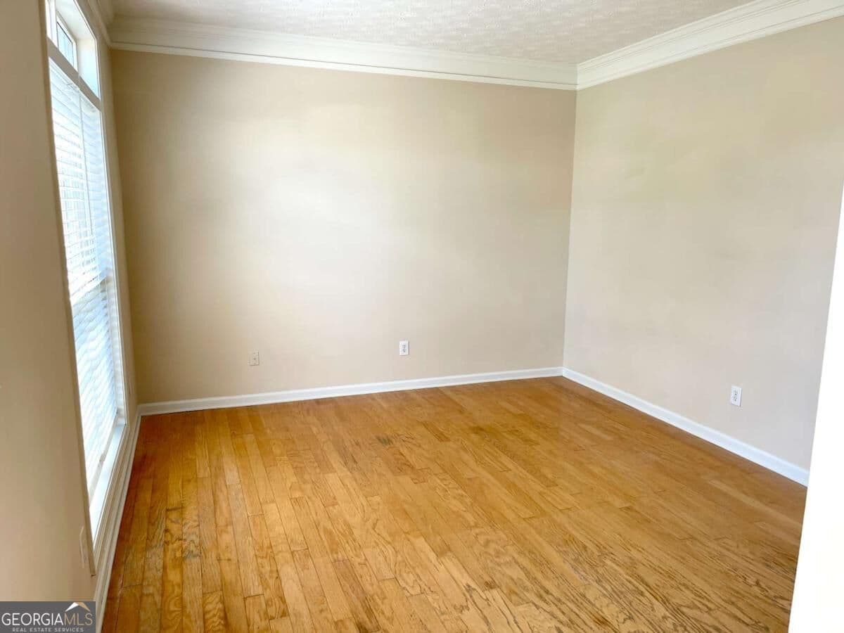 3 bedroom, 2.5 bathroom, 1,992 sq ft single family residence for sale at 960 Millrace Way, Sugar Hill, GA 30518 — photo 8