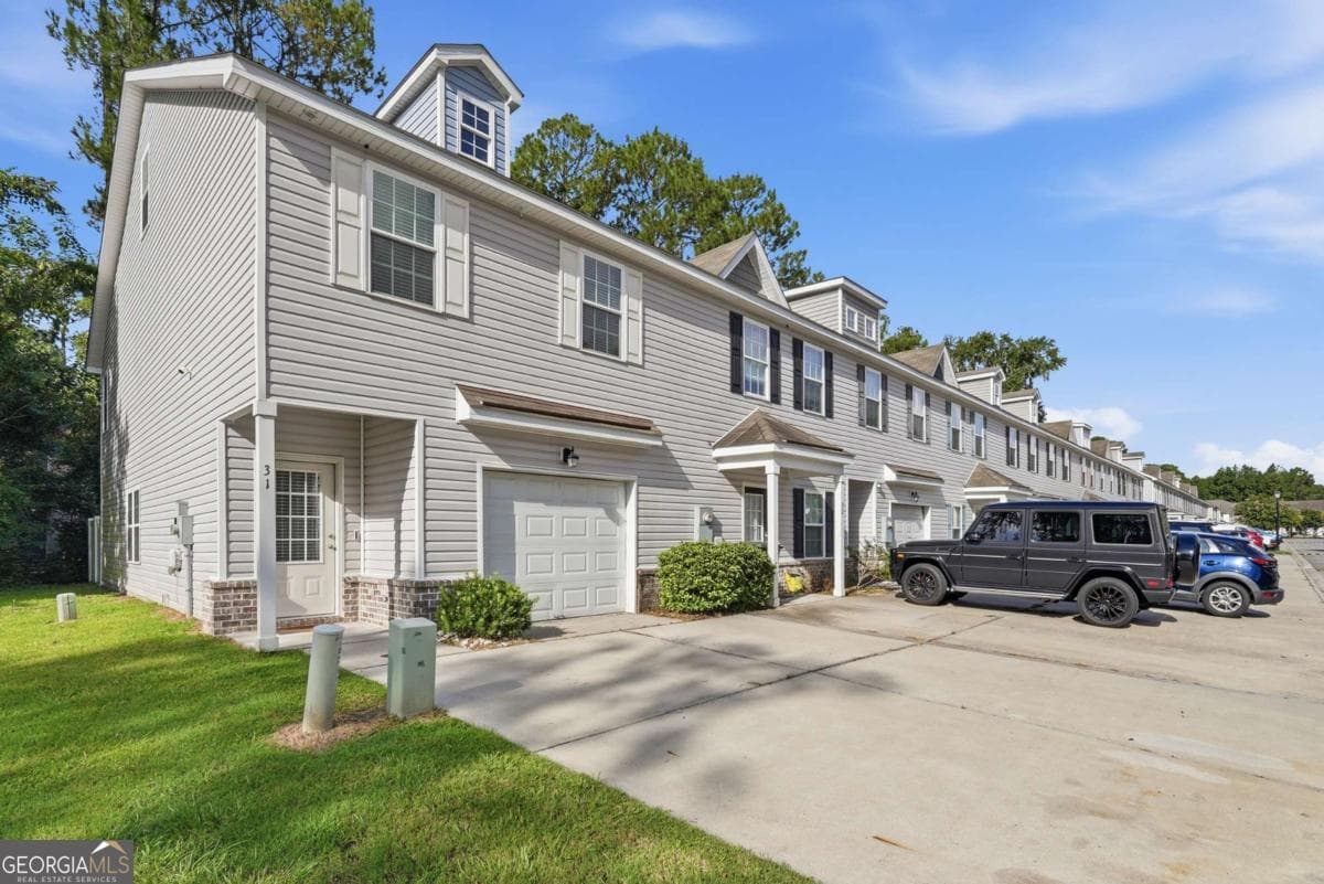 3 bedroom, 2.5 bathroom, 1,920 sq ft loft,townhouse for sale at 11330 White Bluff Road 31, Savannah, GA 31419 — photo 3