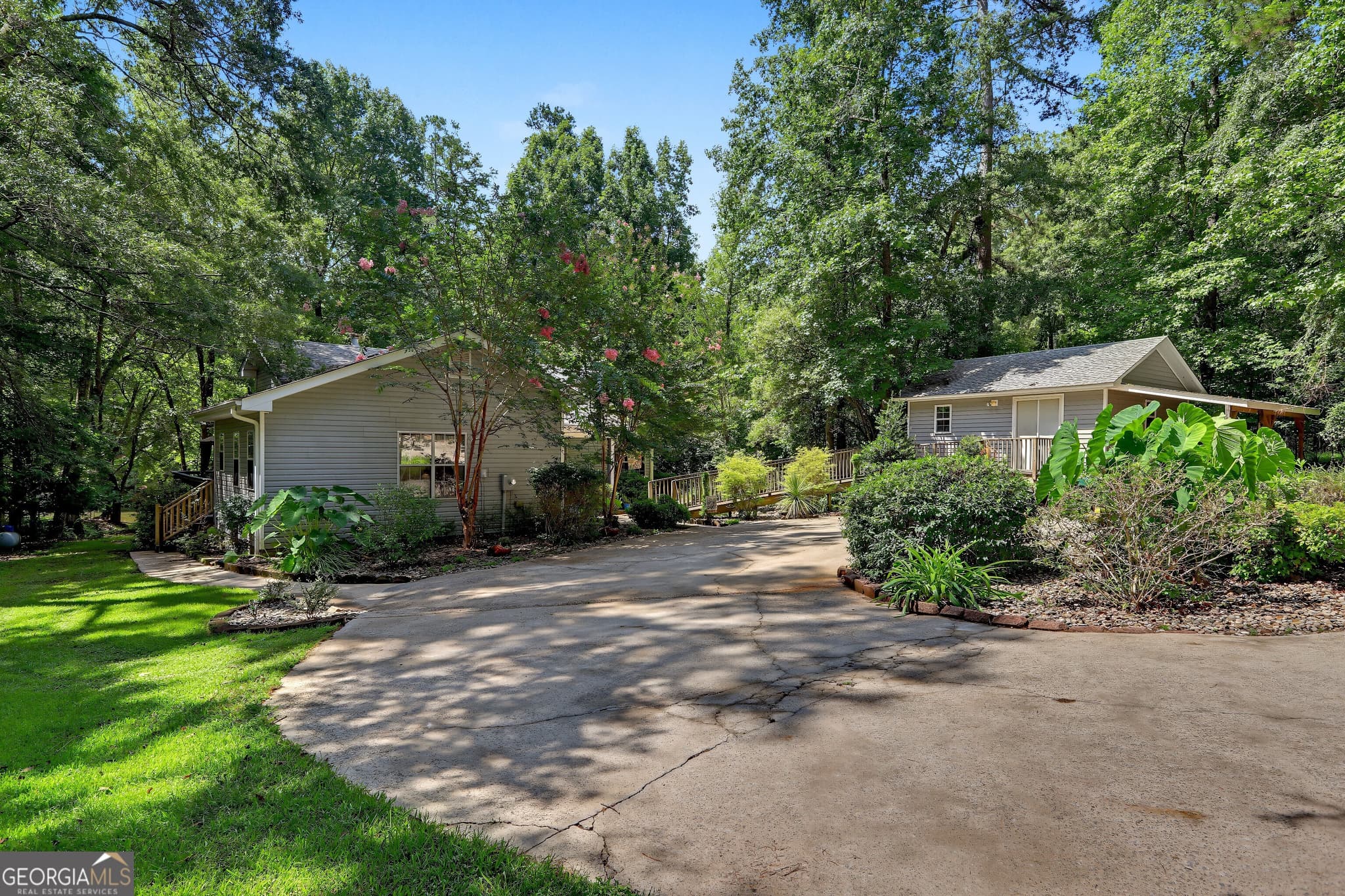 3 bedroom, 2 bathroom, 1,660 sq ft single family residence for sale at 216 Fawnfield Court, Buckhead, GA 30625 — photo 2