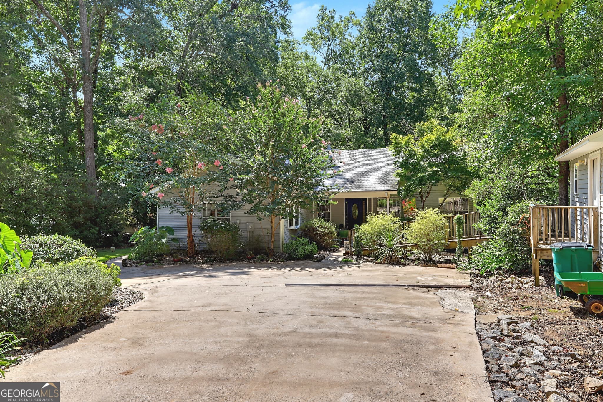 3 bedroom, 2 bathroom, 1,660 sq ft single family residence for sale at 216 Fawnfield Court, Buckhead, GA 30625 — photo 3