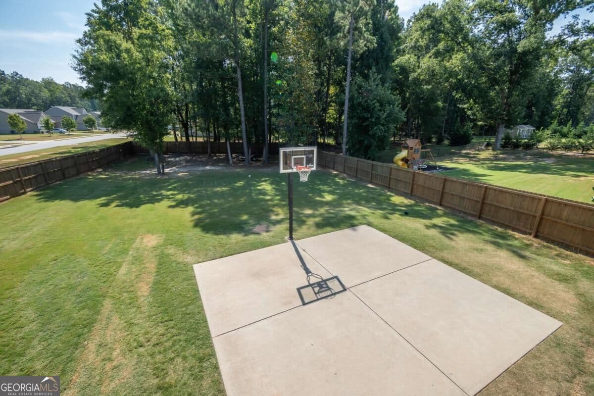 4 bedroom, 4 bathroom, 4,038 sq ft single family residence for sale at 275 Woodbury Lane, Hull, GA 30646 — photo 4