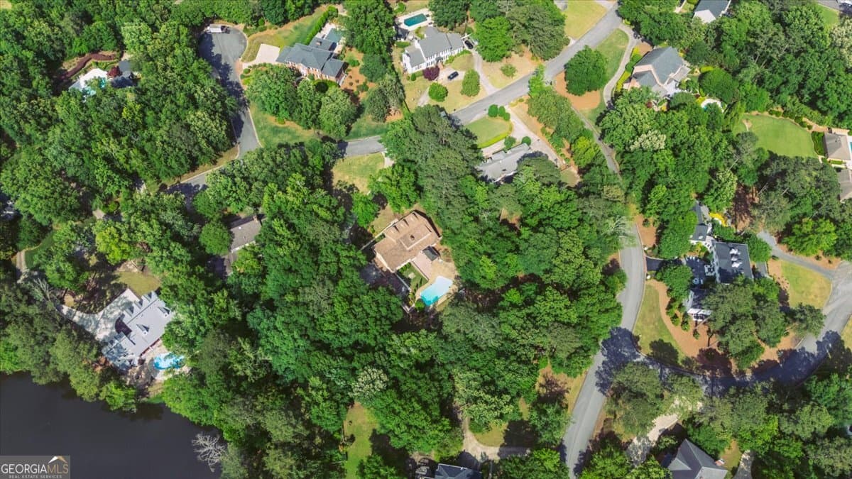 4 bedroom, 4 bathroom, 4,158 sq ft single family residence for sale at 1132 Saint Andrews Drive, Macon, GA 31210 — photo 3