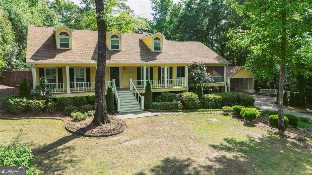 4 bedroom, 4 bathroom, 4,158 sq ft single family residence for sale at 1132 Saint Andrews Drive, Macon, GA 31210 — photo 1 of 61