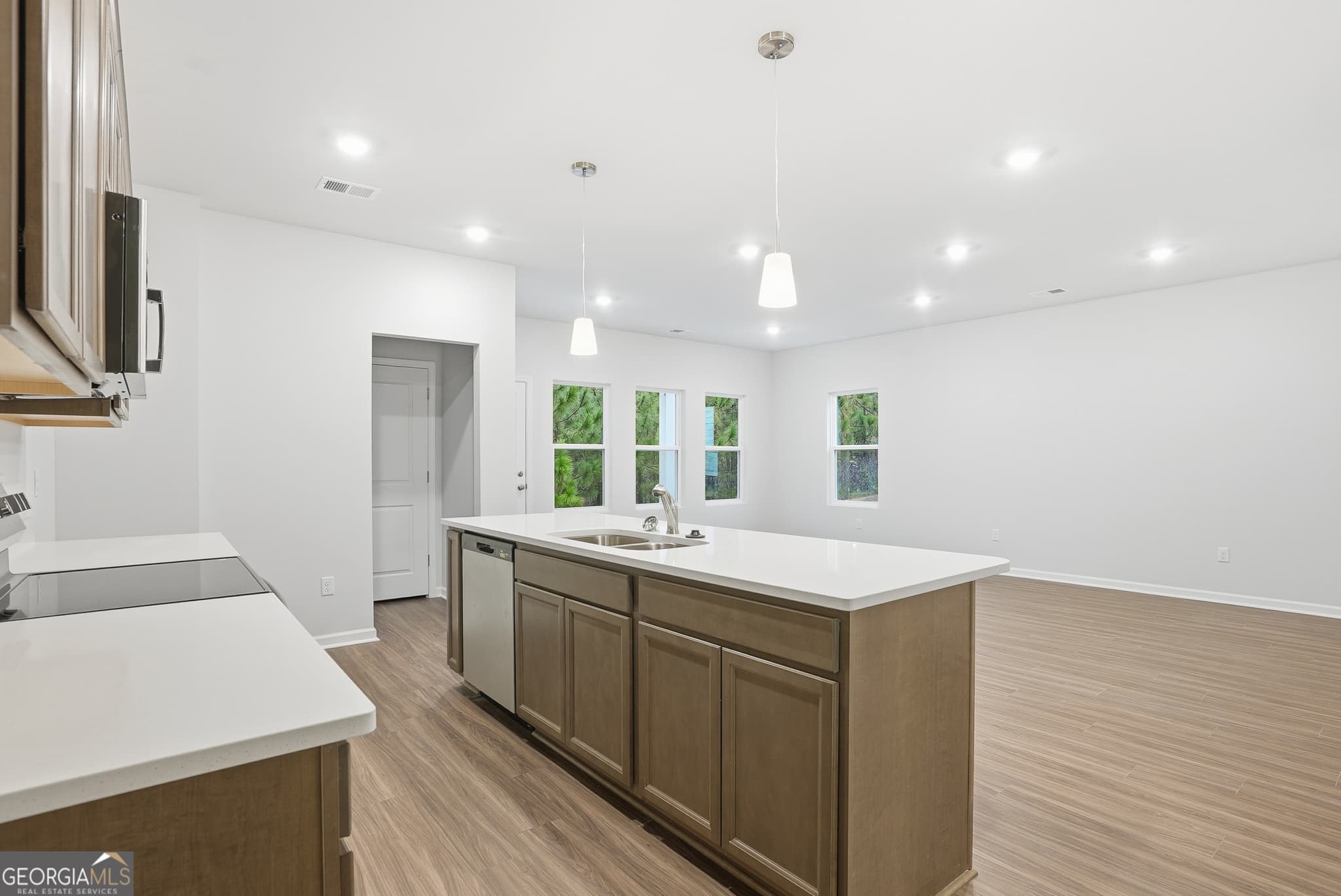 3 bedroom, 2 bathroom, 1,646 sq ft single family residence for sale at 504 Outpost Way, Statesboro, GA 30461 — photo 4
