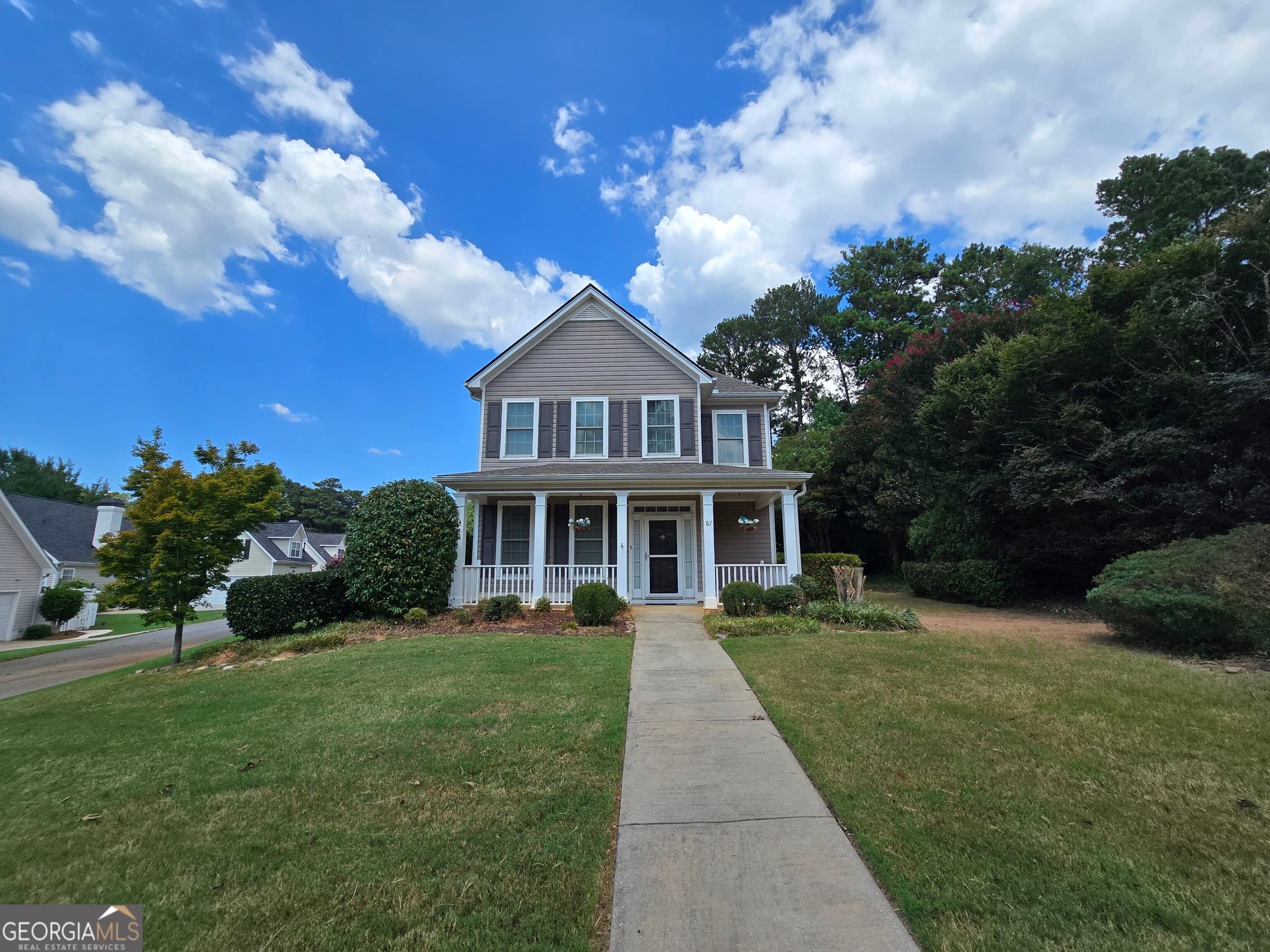 4 bedroom, 2.5 bathroom, 2,128 sq ft single family residence for rent at 87 Columns Way, Newnan, GA 30265 for $2,400 a month — photo 2